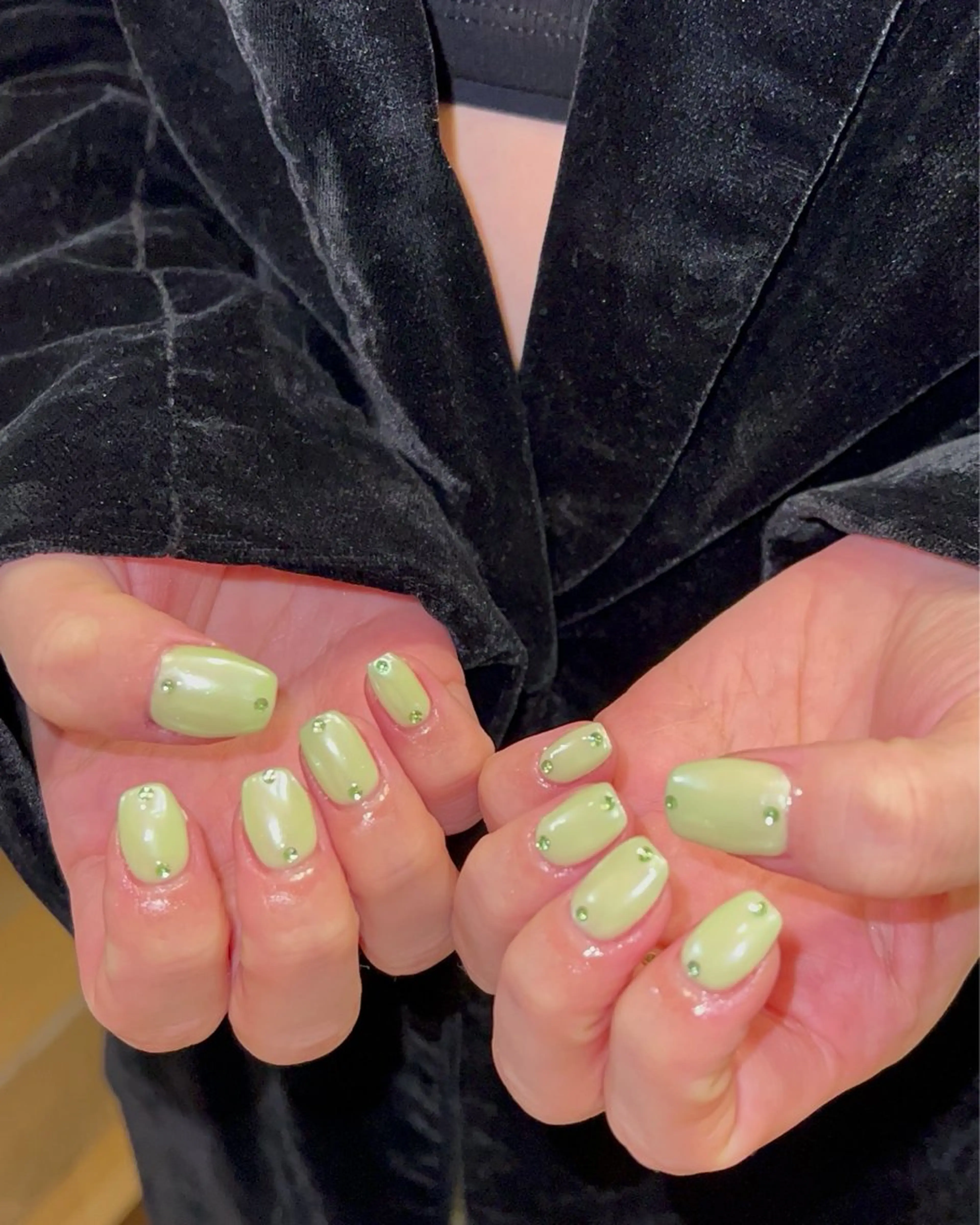 ネイル ハンドネイル フットネイル ハンドケア Nes.Nail所属・Miyagi Asamiのネイルデザイン