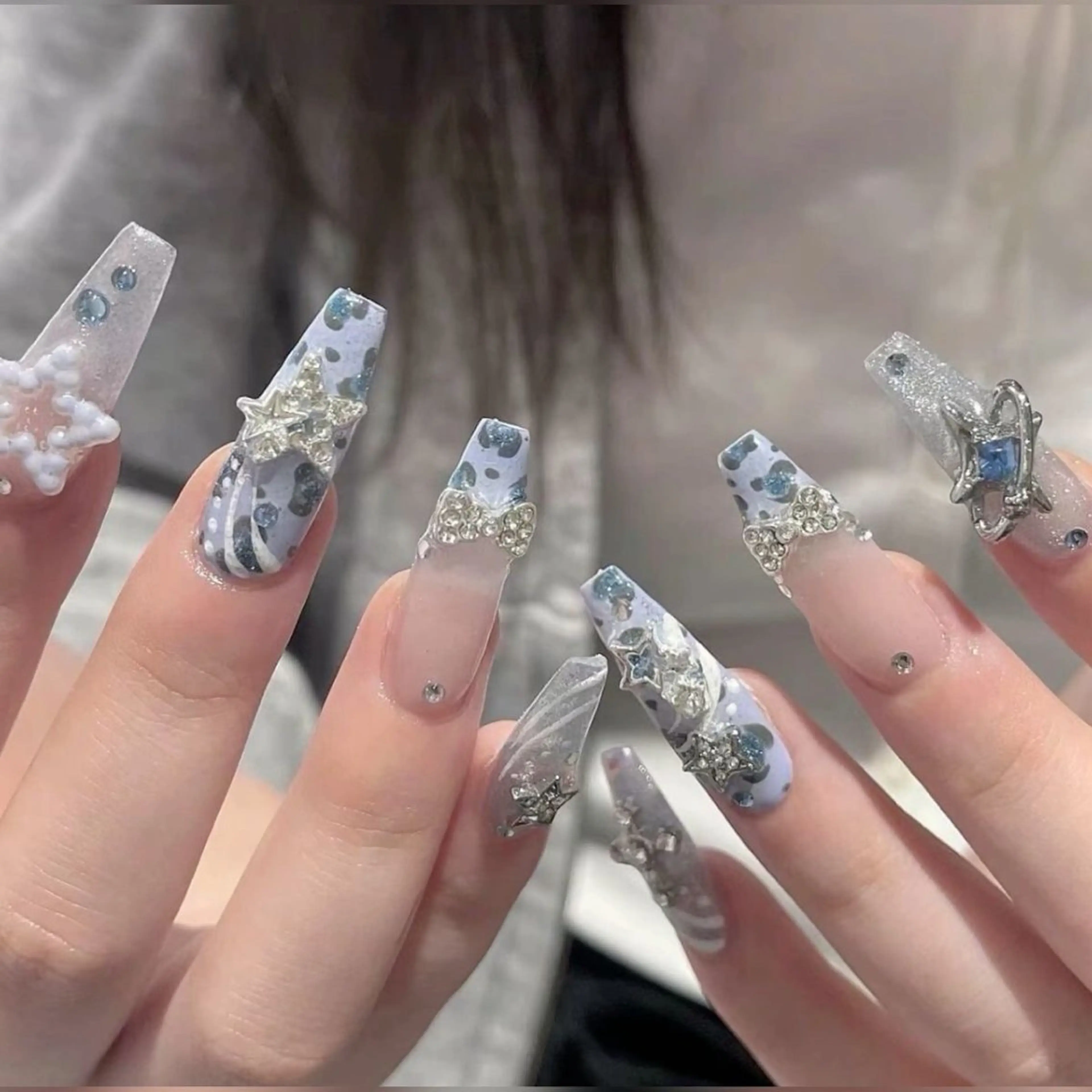 ネイル グラデーション ラメ(グリッター) マグネットネイル ミラーネイル ニュアンスネイル ハンドネイル Lumi de nails所属・Lumi de nailsのネイルデザイン