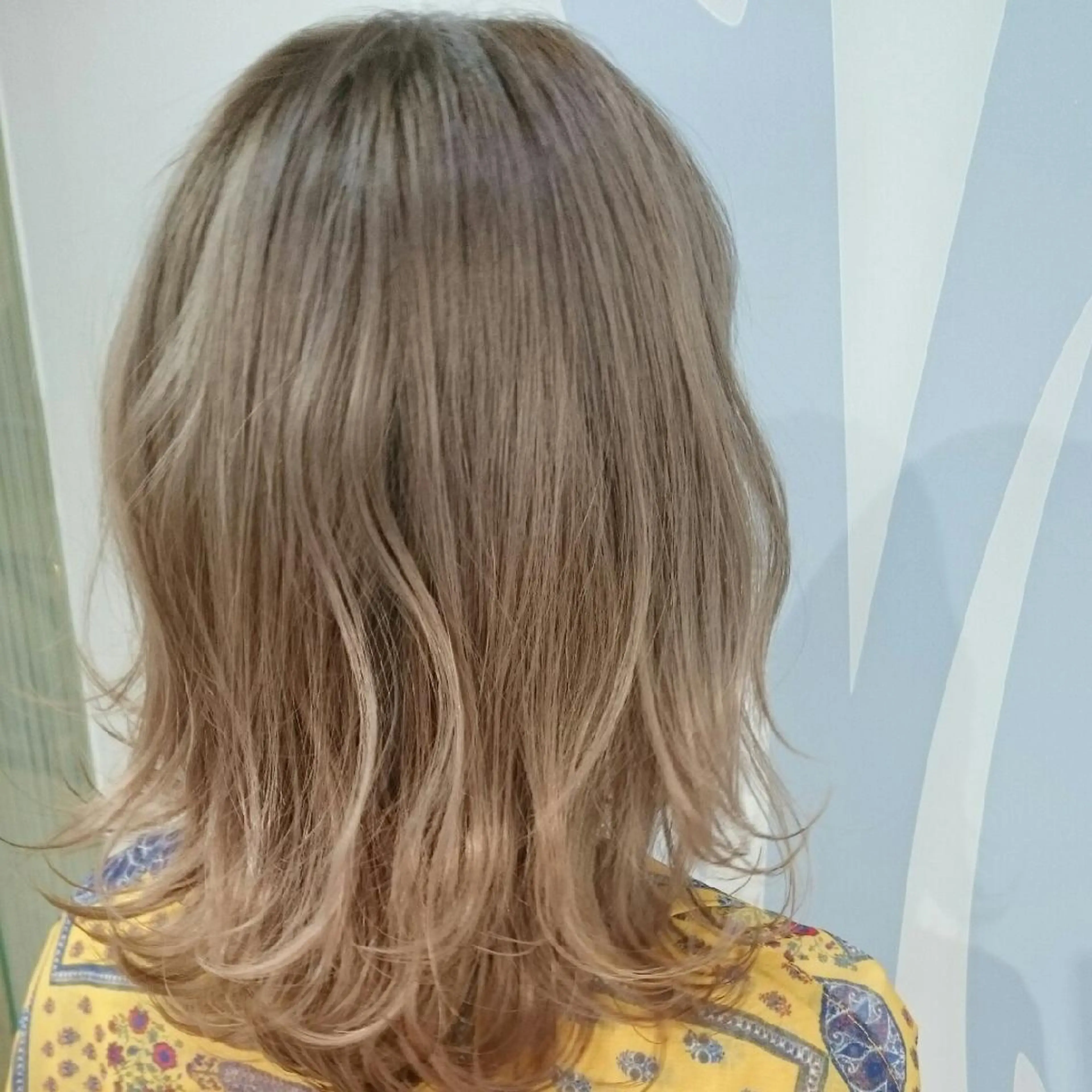 セミロング カラー ハイトーンカラー GENDER hair &eyeのヘアスタイル