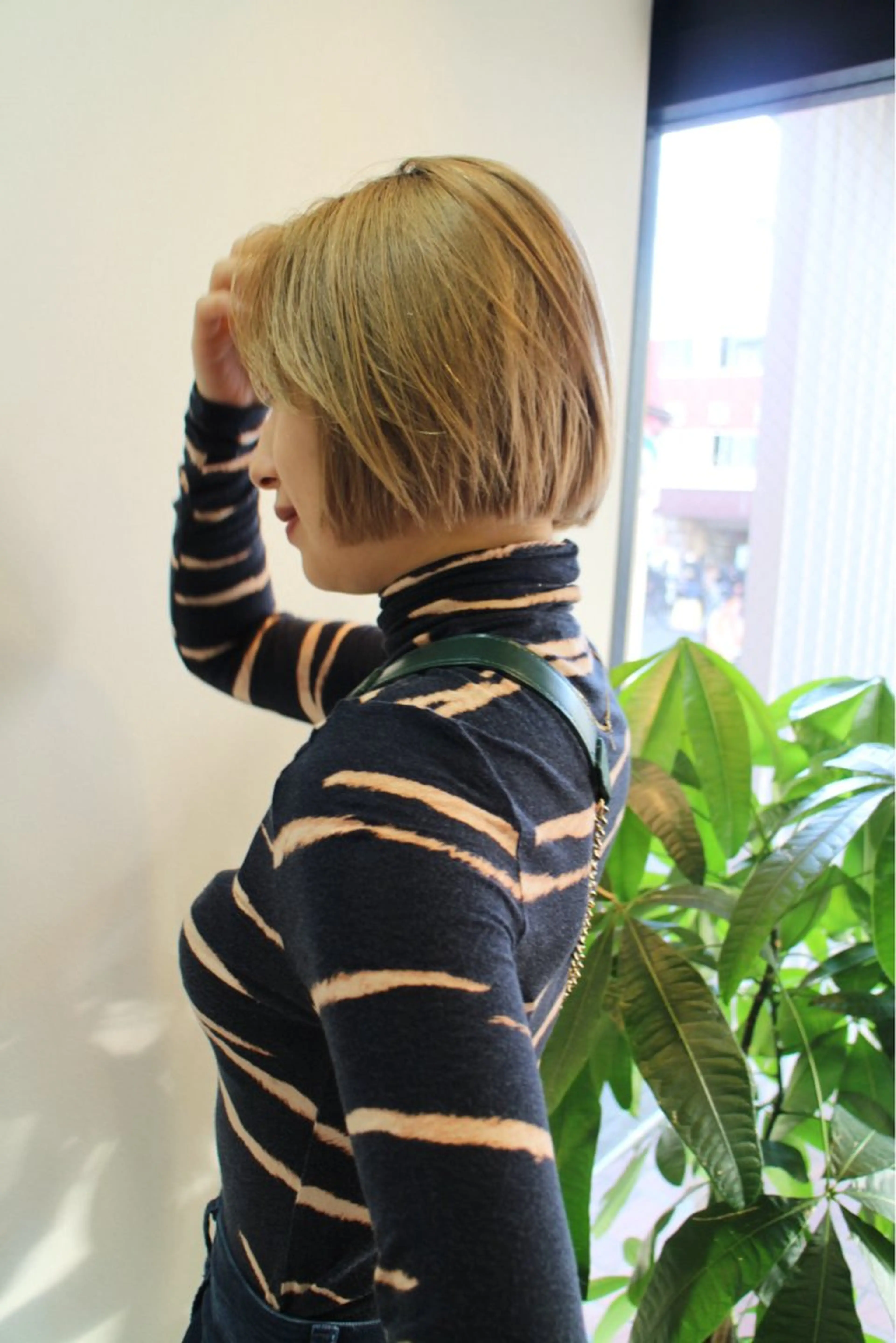 ショート カラー カーリーパーマ/ 透明ｶﾗｰ/MIKUのヘアスタイル