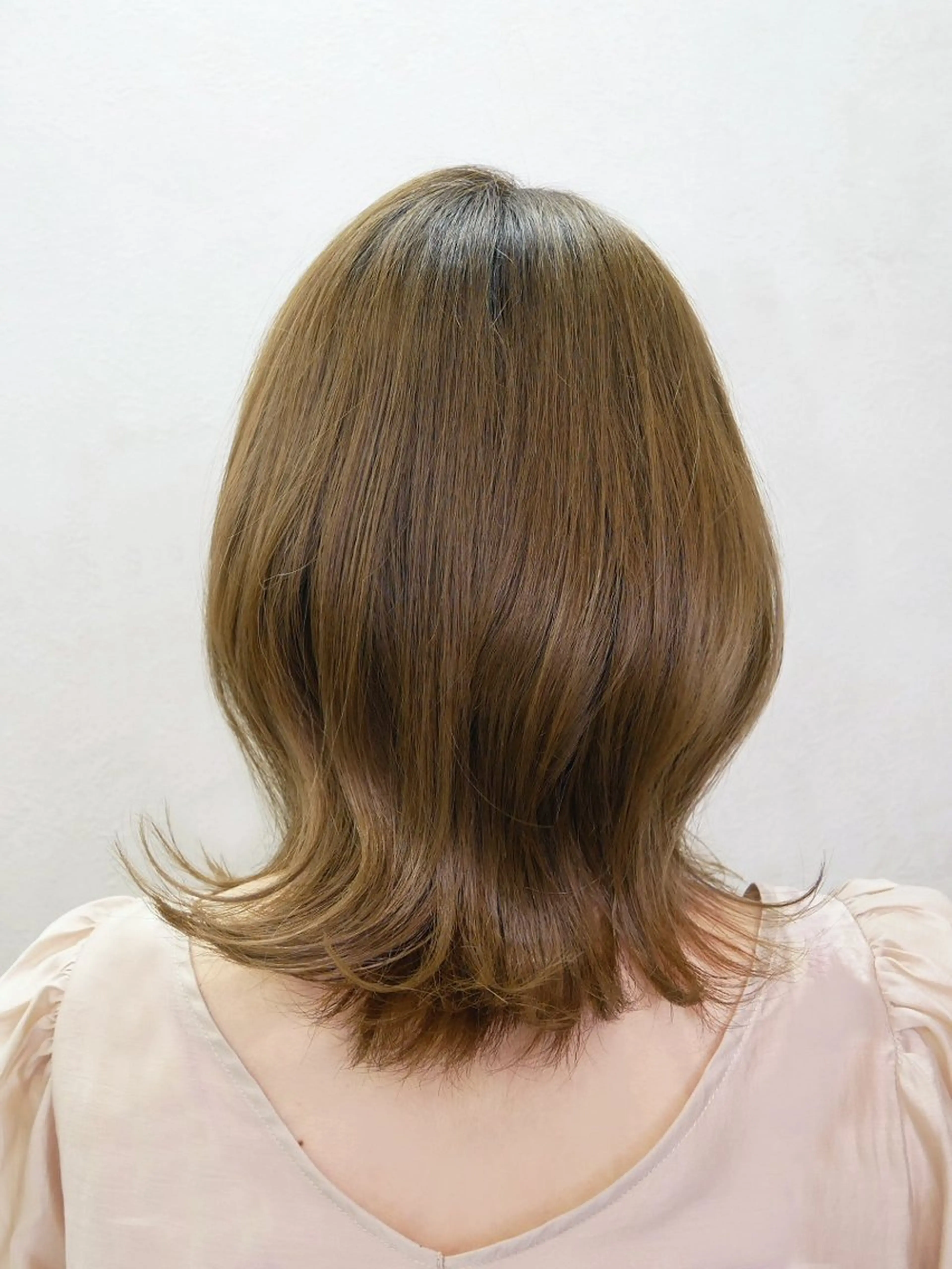 ミディアム カラー ブリーチ 透明感カラー ダブルカラー ブリーチなしカラー 顔まわりレイヤー 大人レイヤー& 透明感カラー💄のヘアスタイル
