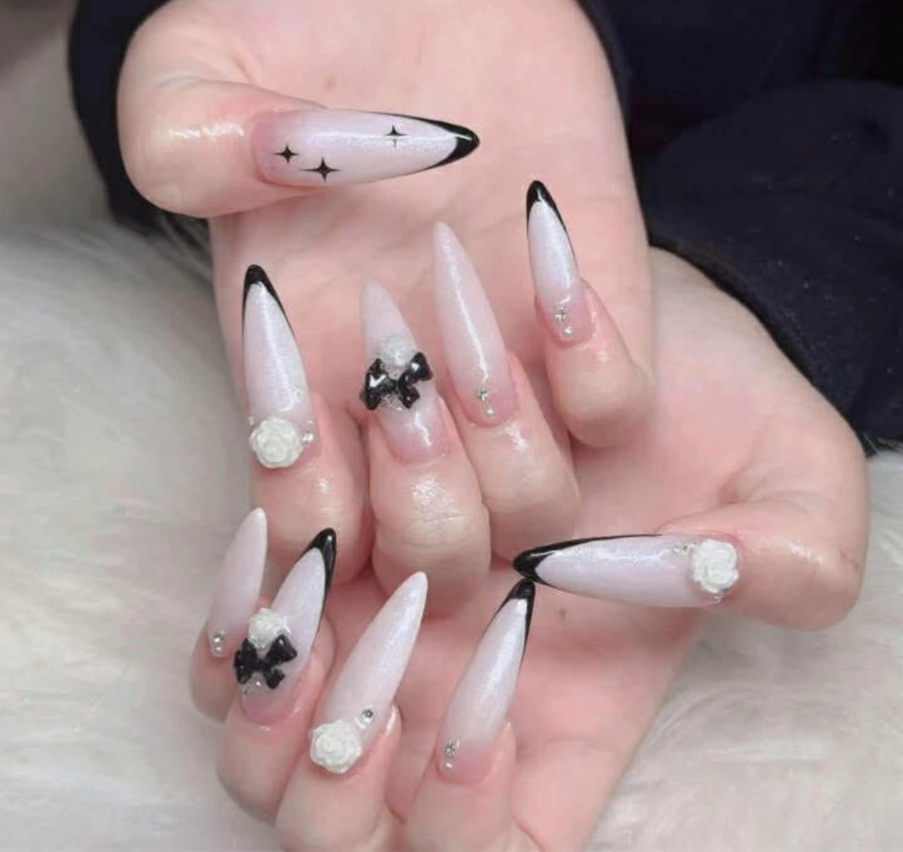 ネイル アートネイル オーロラネイル チークネイル 長さ出し フットネイル Noiranail_ studio川越西口のネイルデザイン