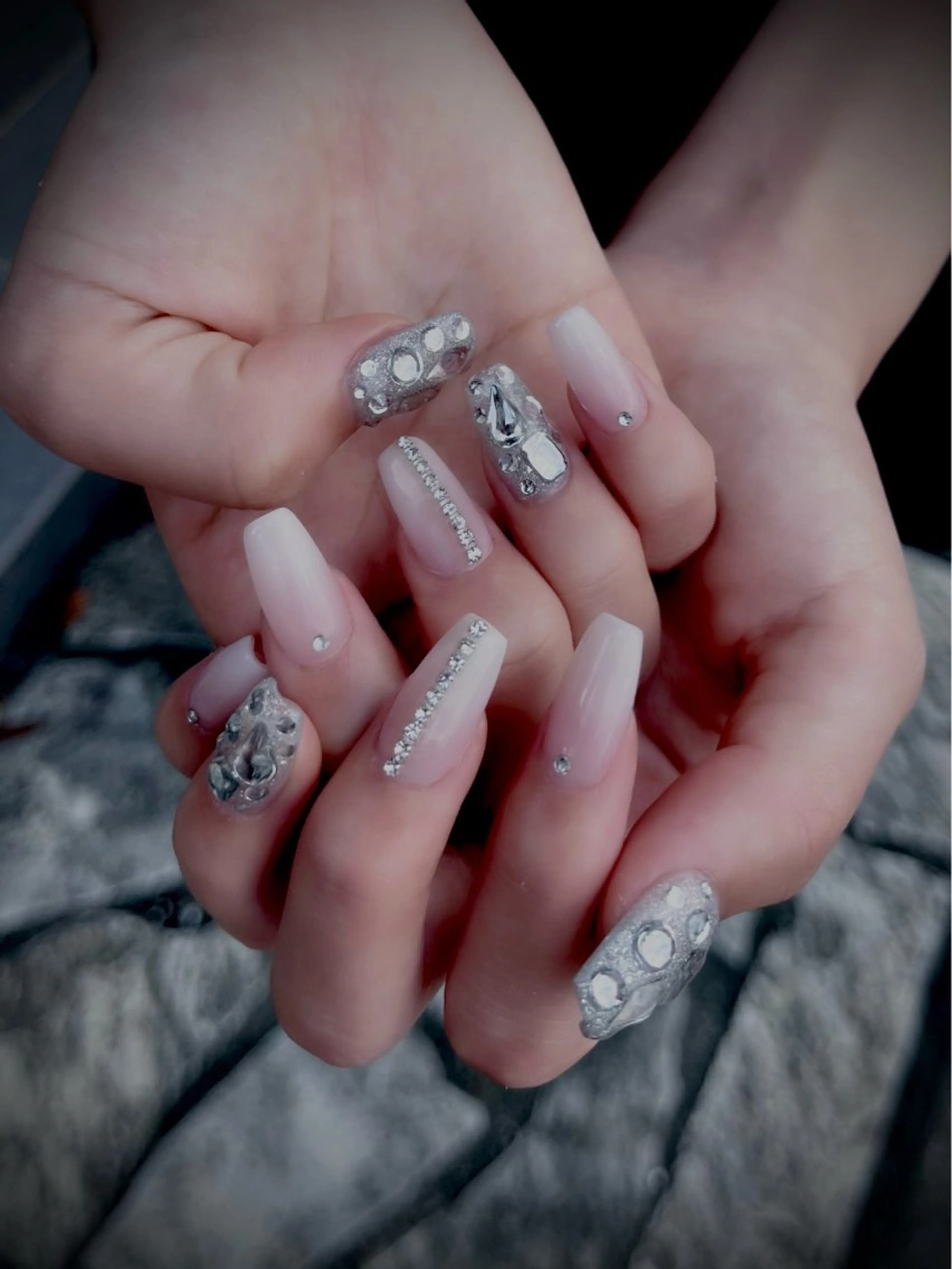 ネイル キラキラネイル マグネットネイル ワンカラーネイル スカルプネイル ワンホンネイル nine.🦋 YUKOのネイルデザイン