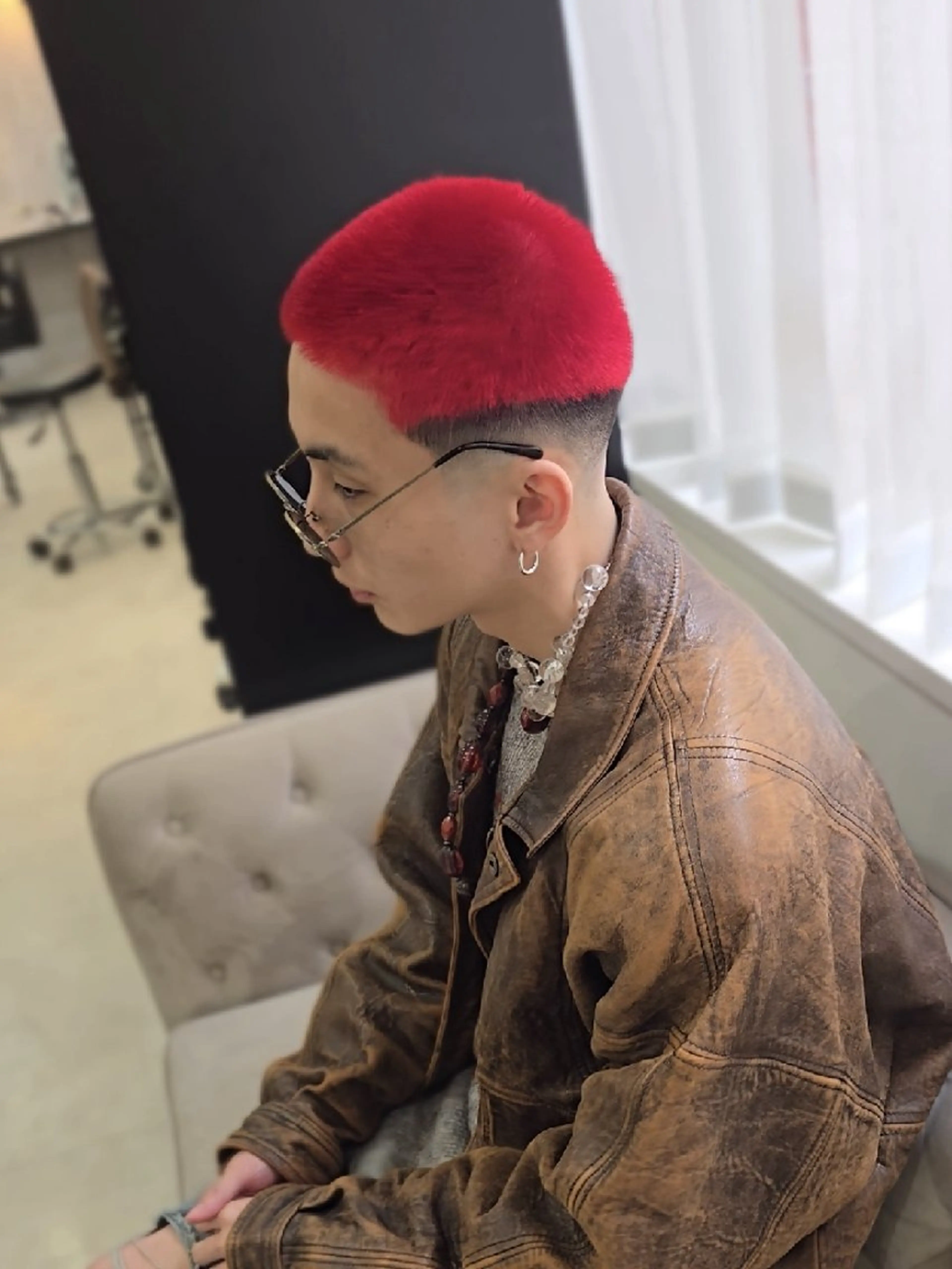 メンズ ショート カラー フェードカット レッドカラー カット ヘアカラー ヘアセット Lapis 名古屋駅前店所属・LEN名古屋/パーマ 海外ヘア/メンズ特化のヘアスタイル
