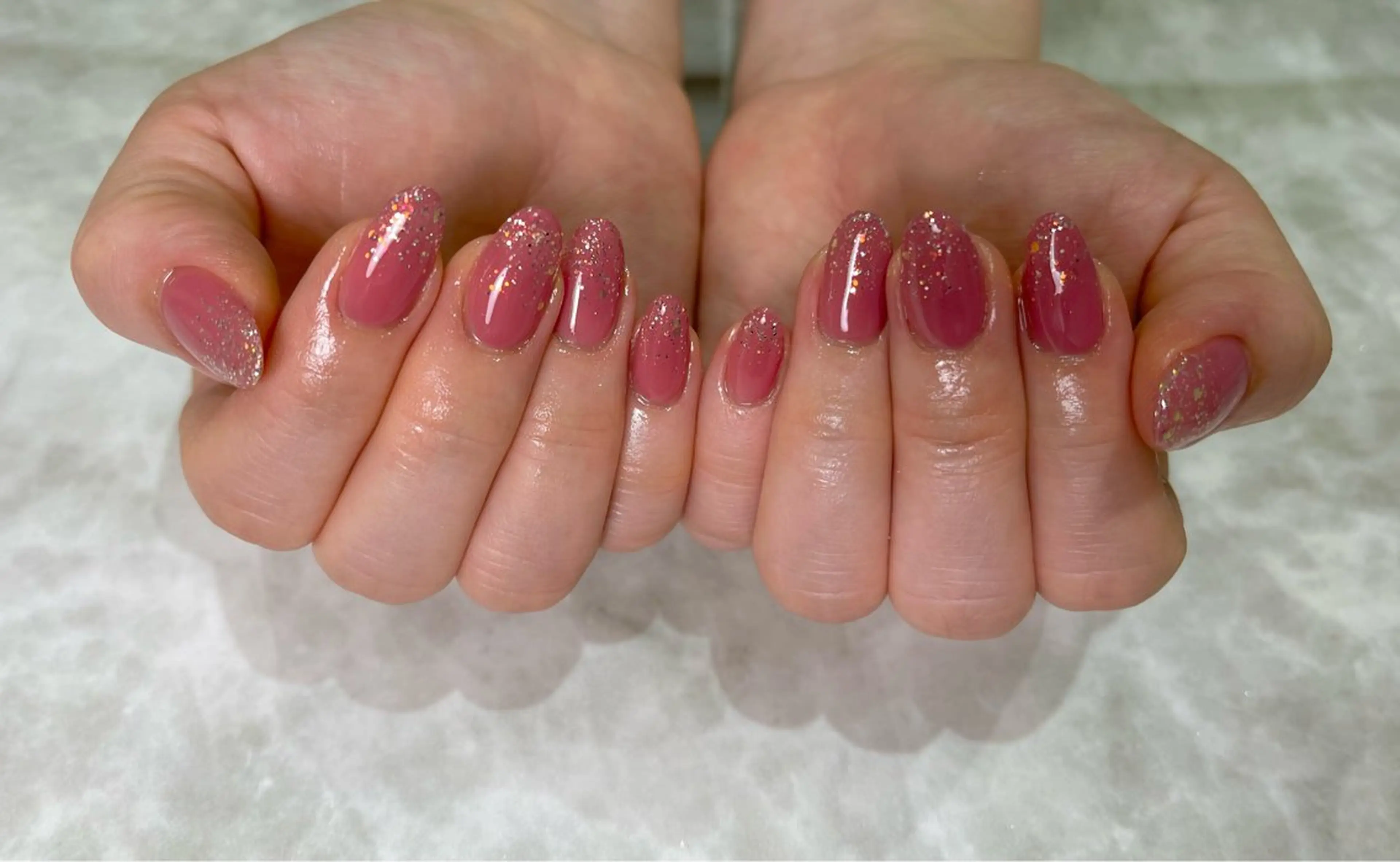 ネイル ラメ(グリッター) ワンカラーネイル Nail Eye Salon ＆ School Plaisir 【プレジール】所属・u rの眉毛・アイブロウイメージ