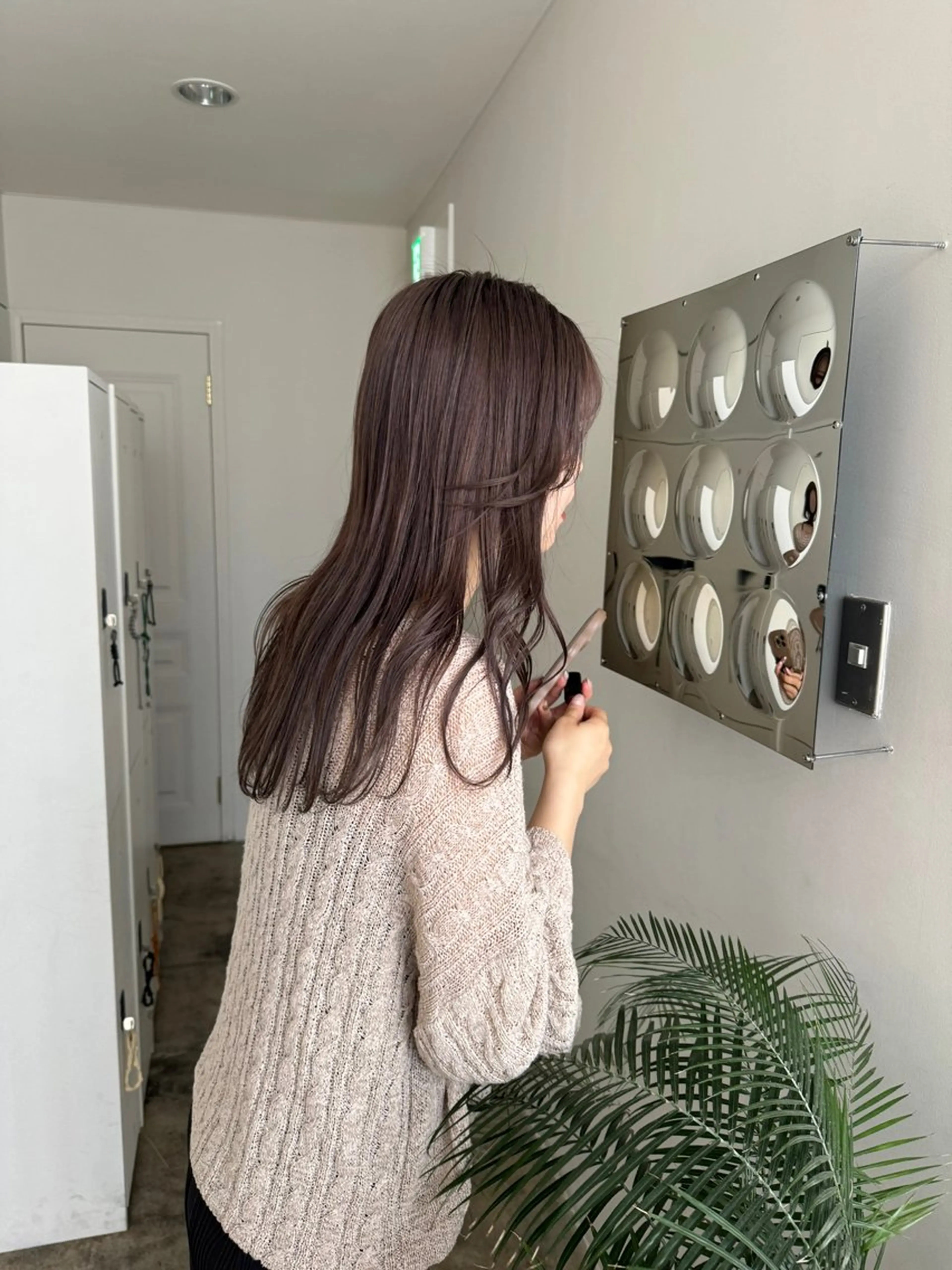 ロング カラー ブリーチ カット ヘアカラー トリートメント 髪質改善/似合わせ カラー/レイヤーのヘアスタイル