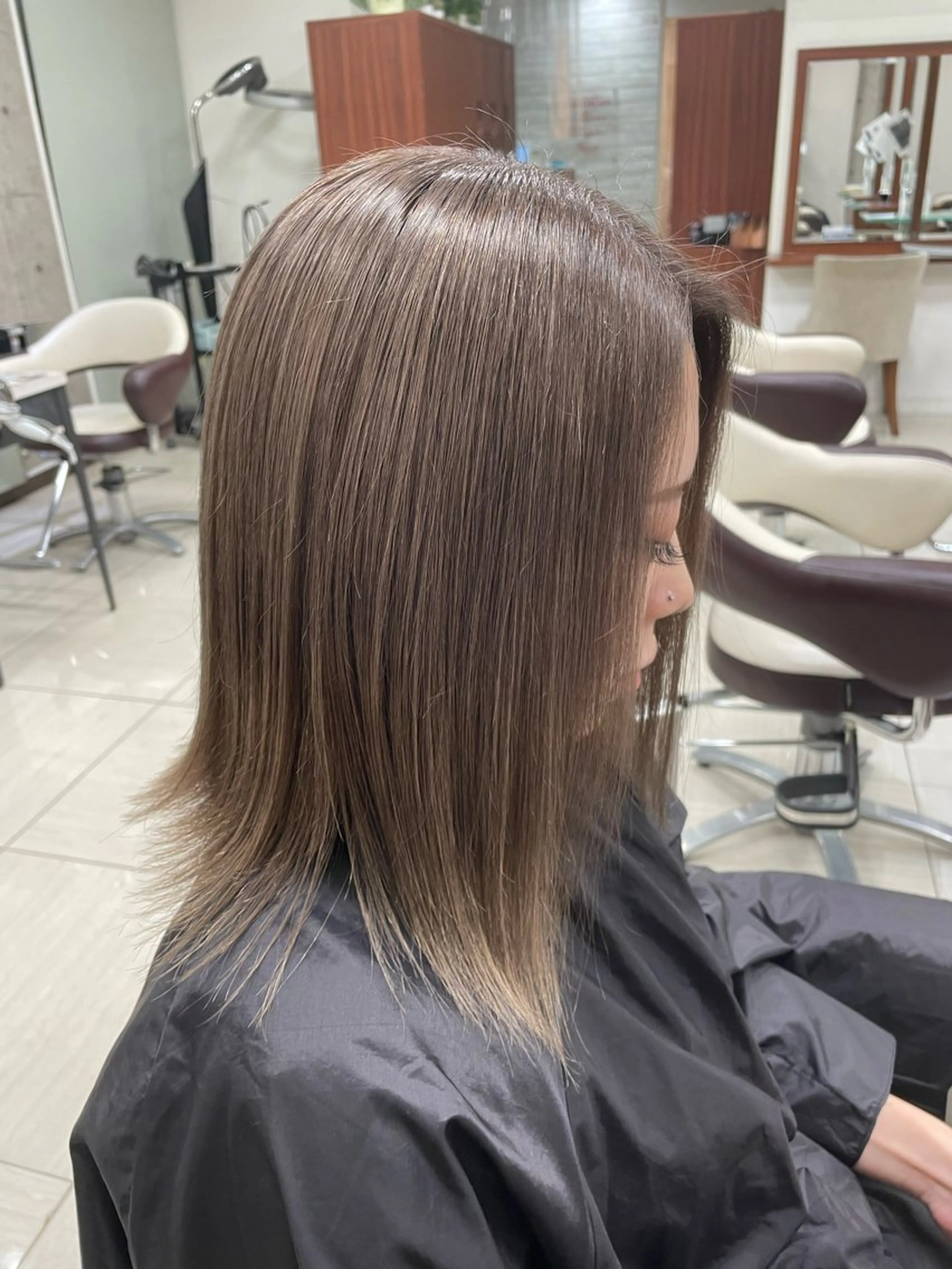 ミディアム カラー グレージュ ミルクティーグレージュ ヘアカラー 色川 優斗《髪質改善》のヘアスタイル