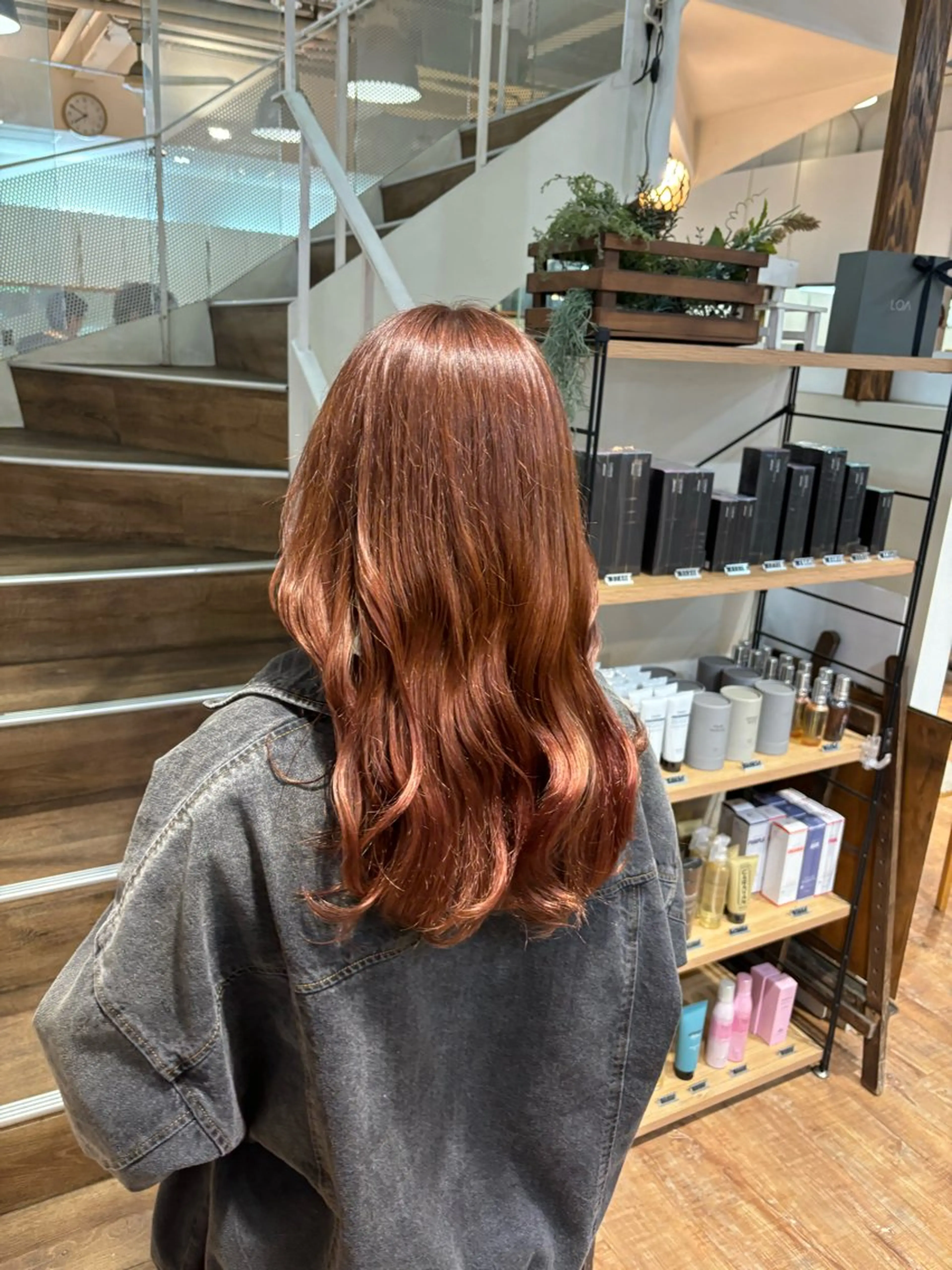 カラー Hip's eyes meiのヘアスタイル