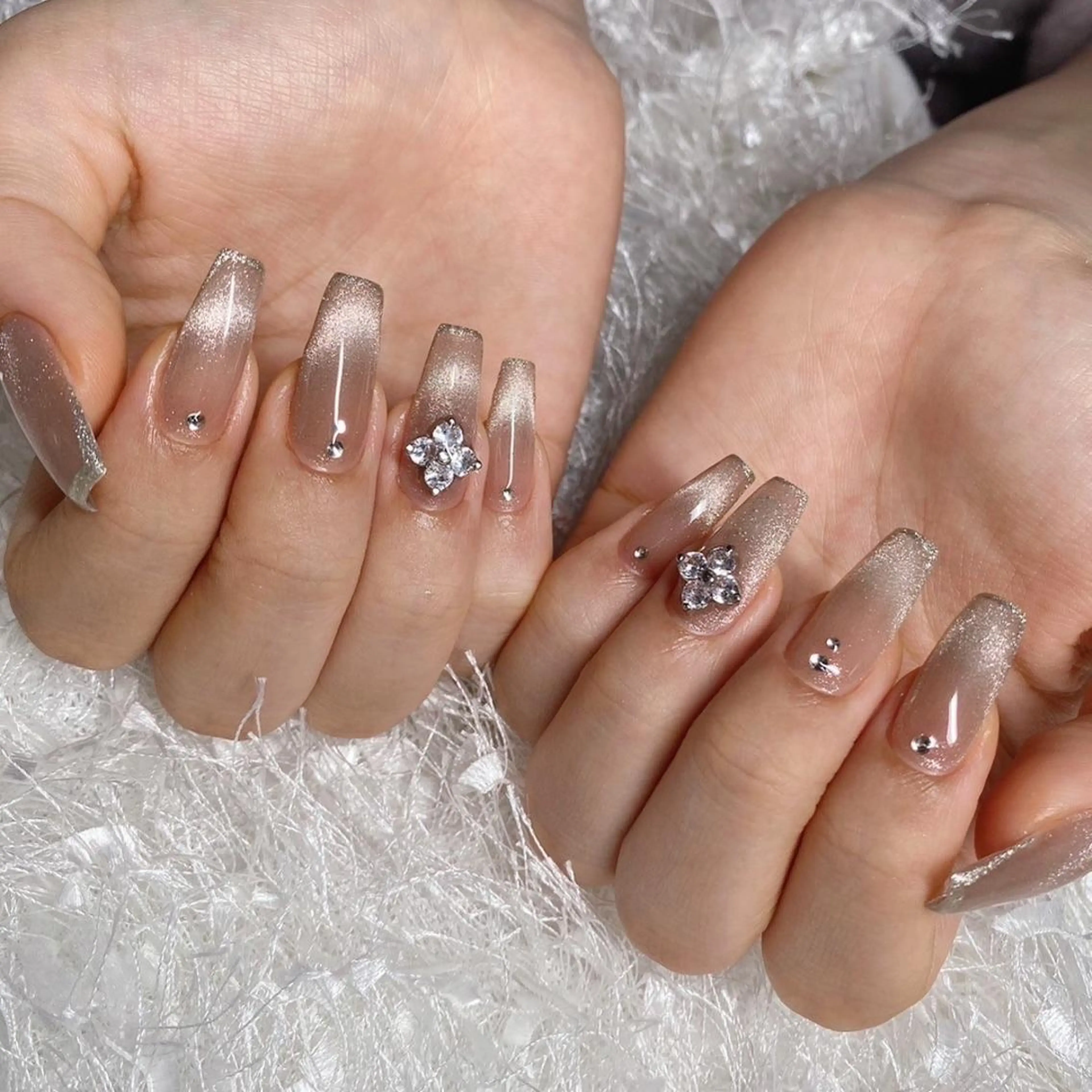 ネイル オーロラネイル 長さ出し フレンチネイル ジェルネイル グラデーション ハンドネイル Nail&eye Belire 新宿のネイルデザイン