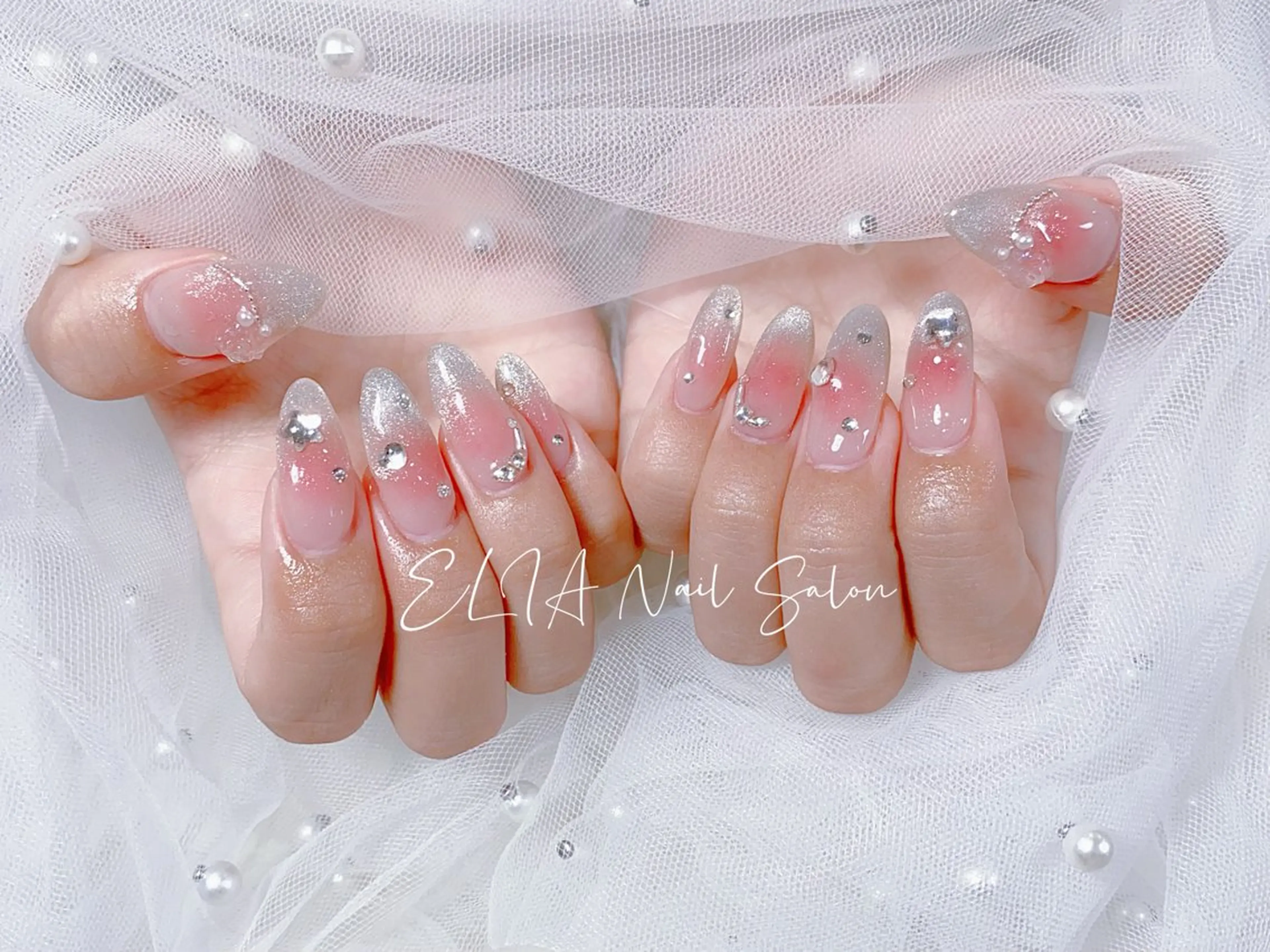 ネイル チークネイル 長さ出し グラデーション ラメ(グリッター) ラメグラデーション cici nailのネイルデザイン