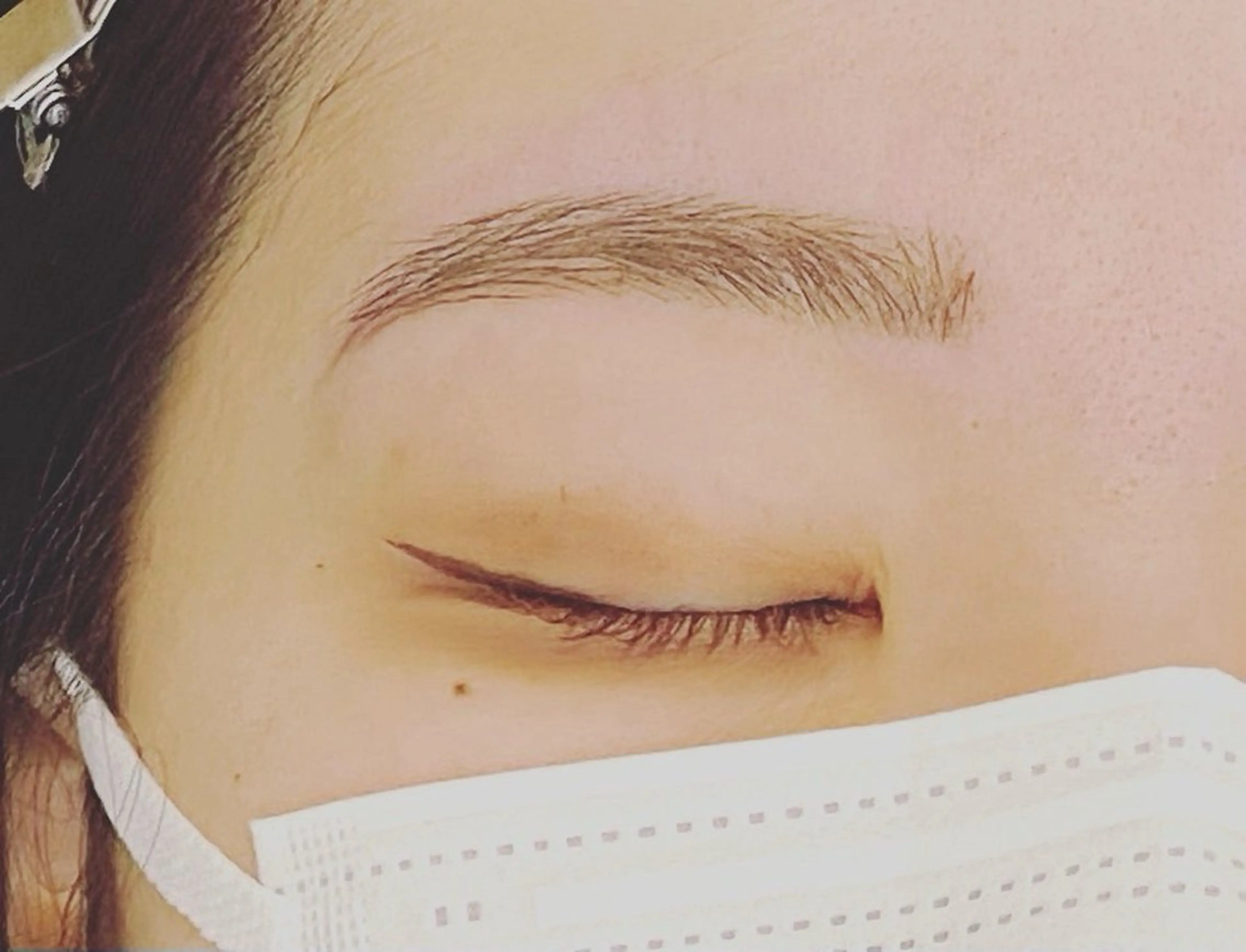 メンズも学生もみんなご新規様OK!眉毛waxbasic ※お時間内での眉周りピンセットによる毛抜き、カット、メイク仕上げの写真