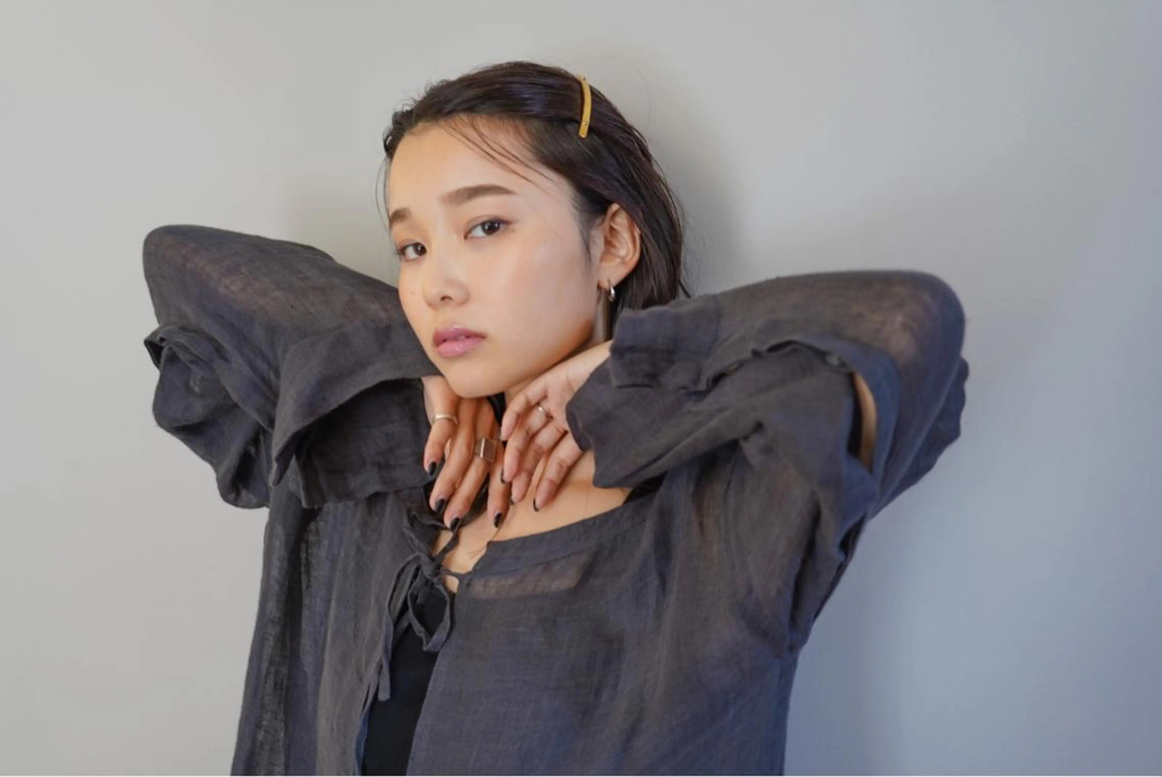 ミディアム カラー THE DAY所属・AKI HASHIMOTOのヘアスタイル