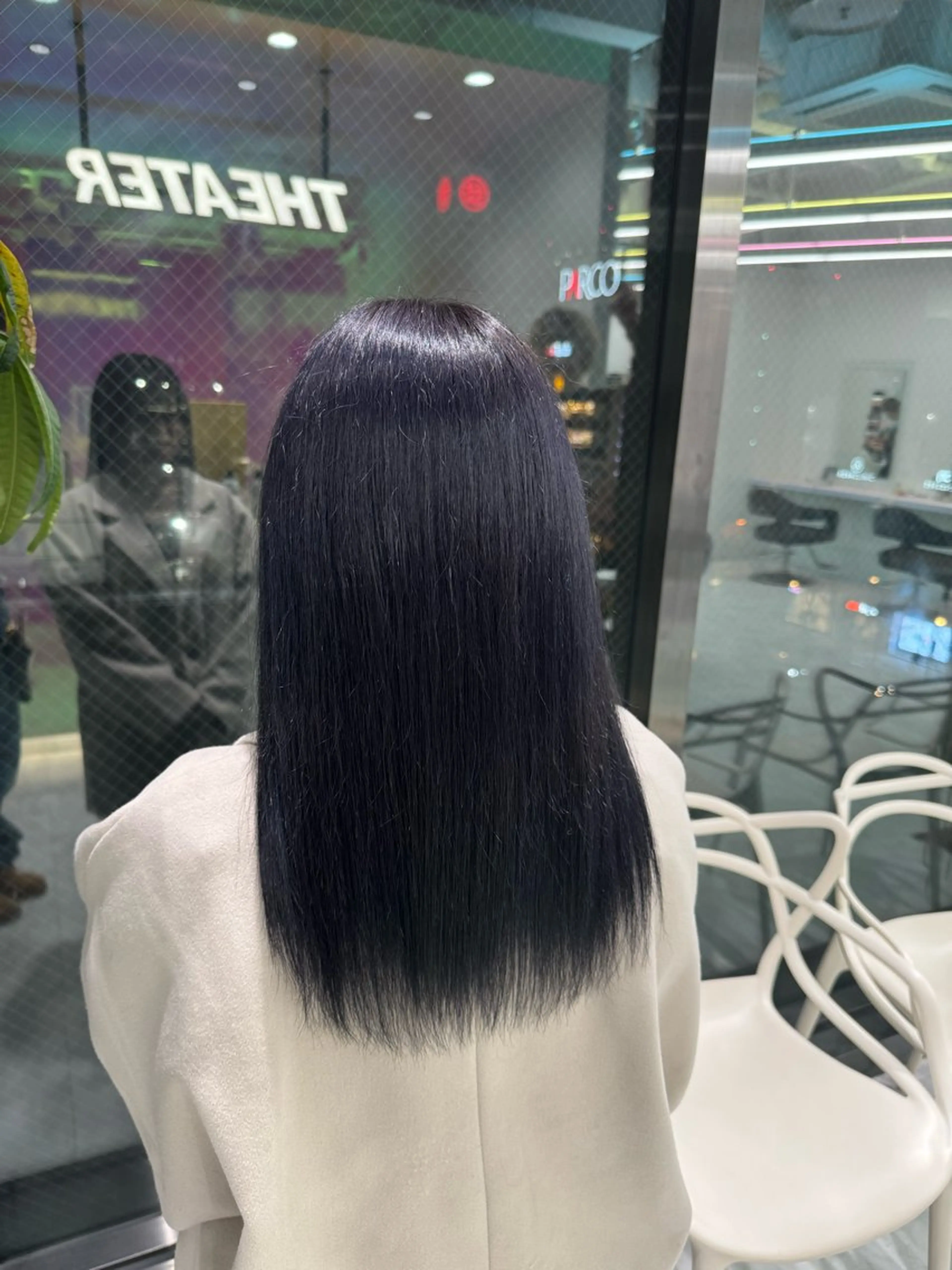 セミロング カラー パーマ ヘアアレンジ 透明感ブリーチカラー 🌈TOMOHIROのヘアスタイル