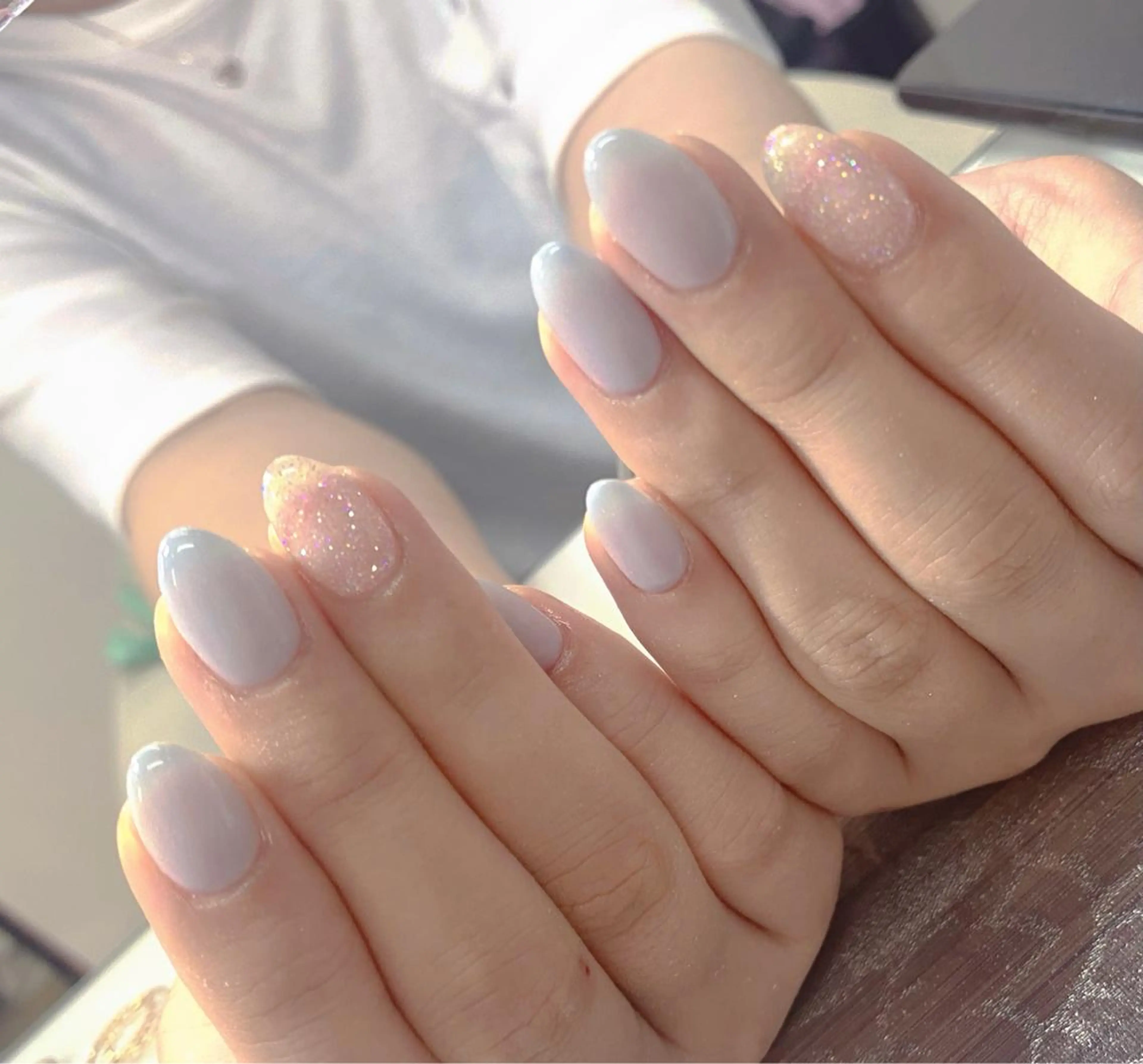 ネイル ハンドネイル I-nailロング /ワンホン/キラキラのネイルデザイン