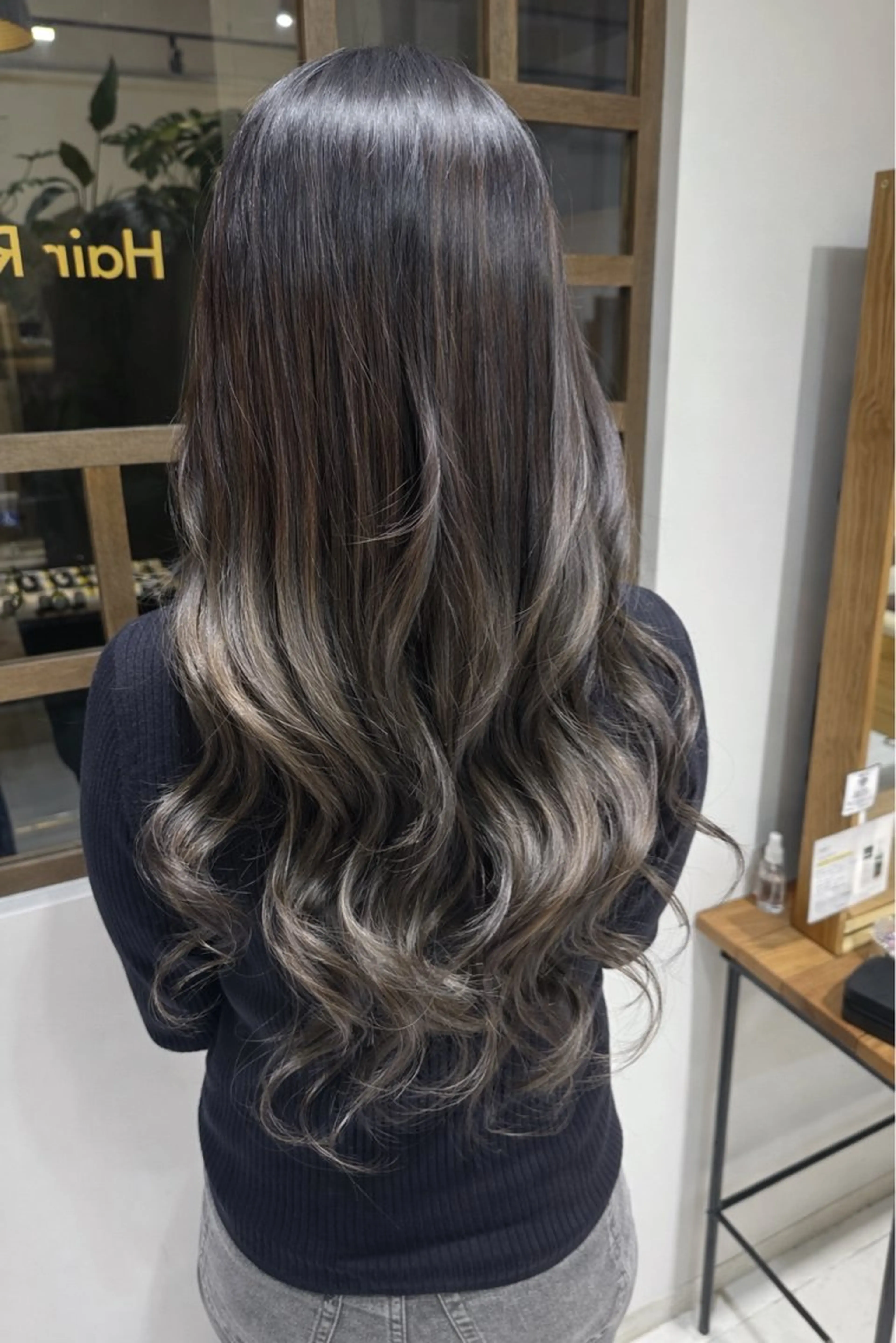 カラー グラデーションカラー 銀座 華倫のヘアスタイル