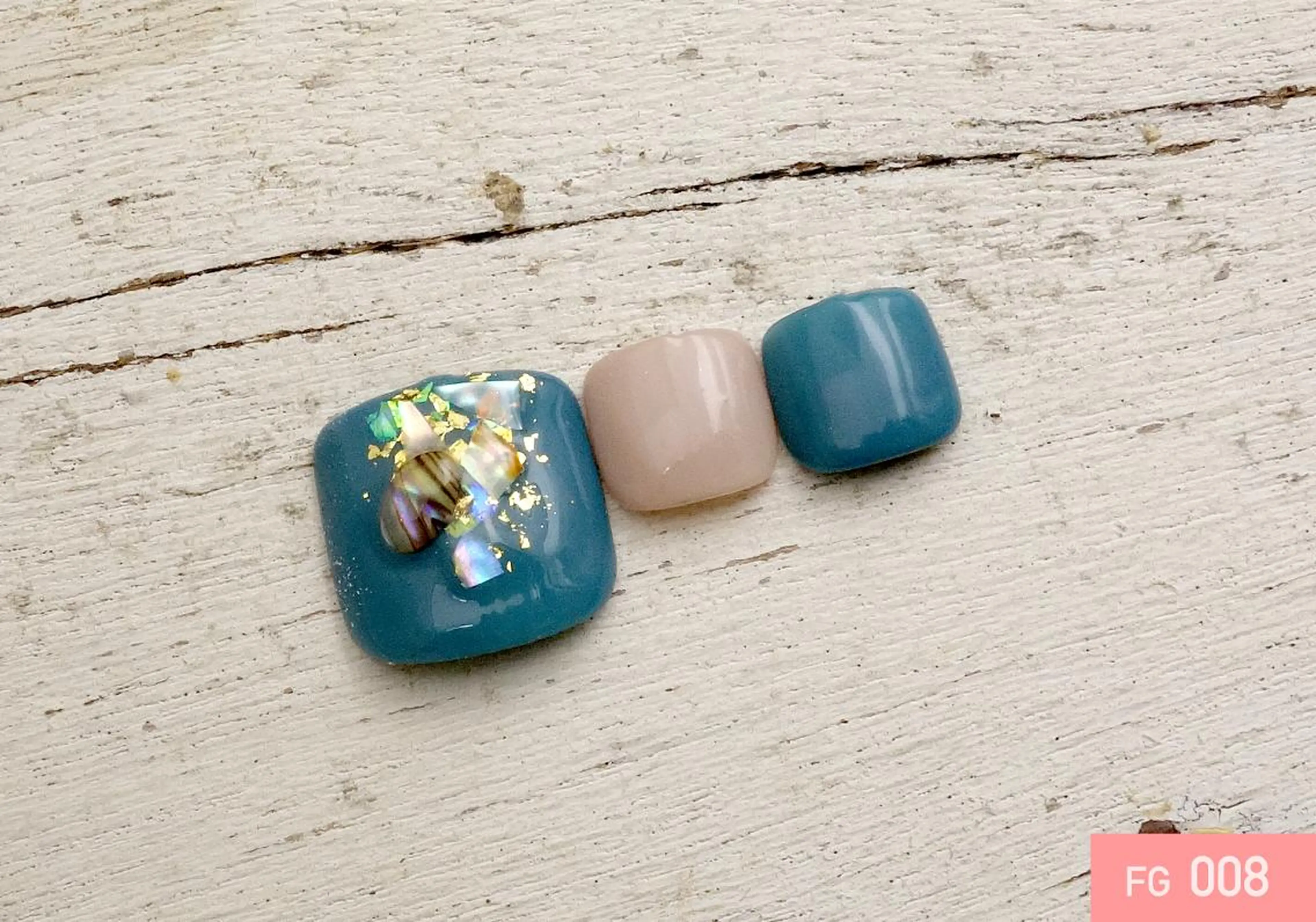 ネイル フットネイル ゴールド ネイル nanのネイルデザイン