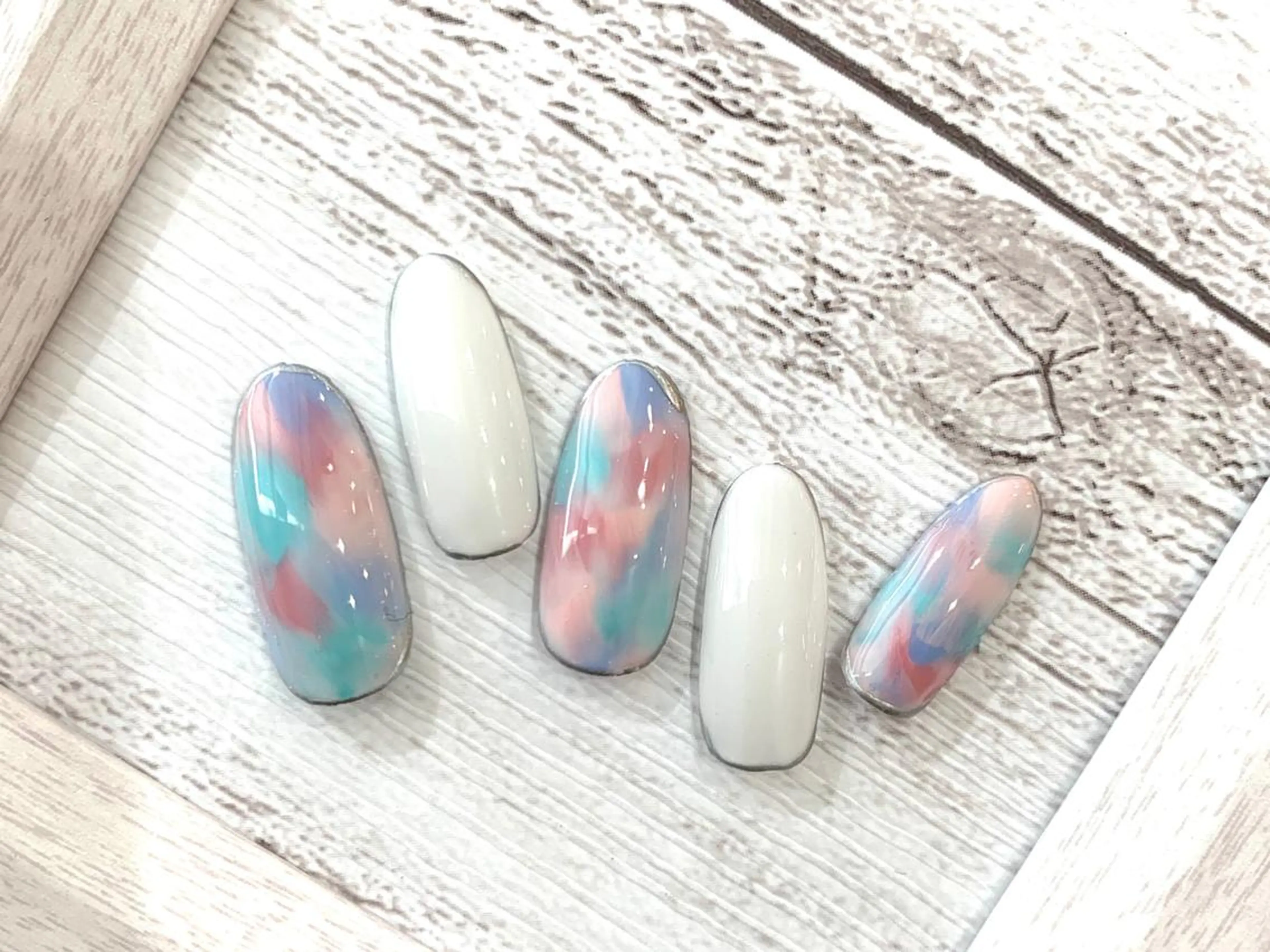 ネイル LULLABY 銀座並木通り店のネイルデザイン