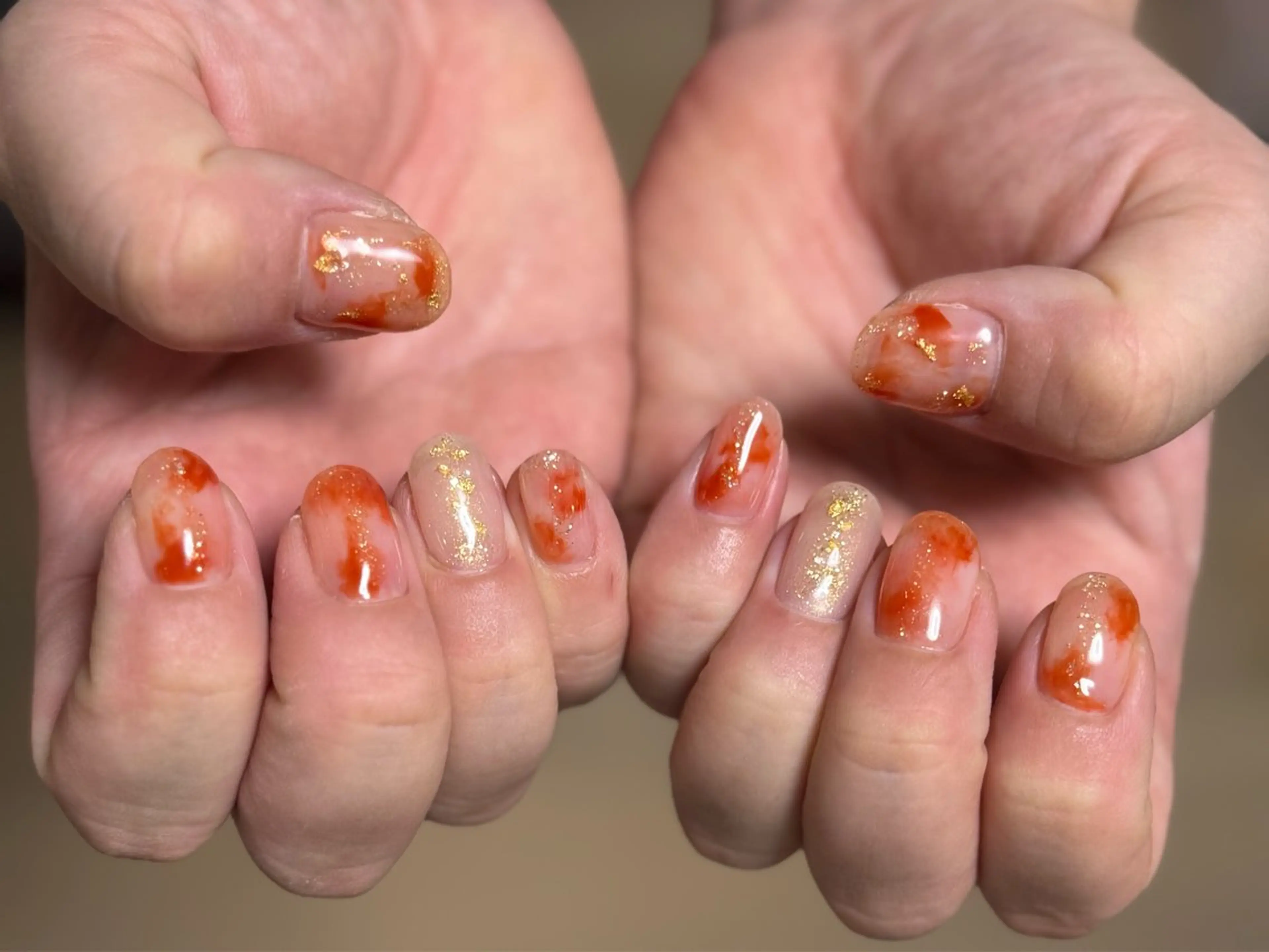 ネイル ゴールド ラメ(グリッター) ニュアンスネイル salone Regina 【サローネ　レジーナ】所属・Regina Marinaのネイルデザイン