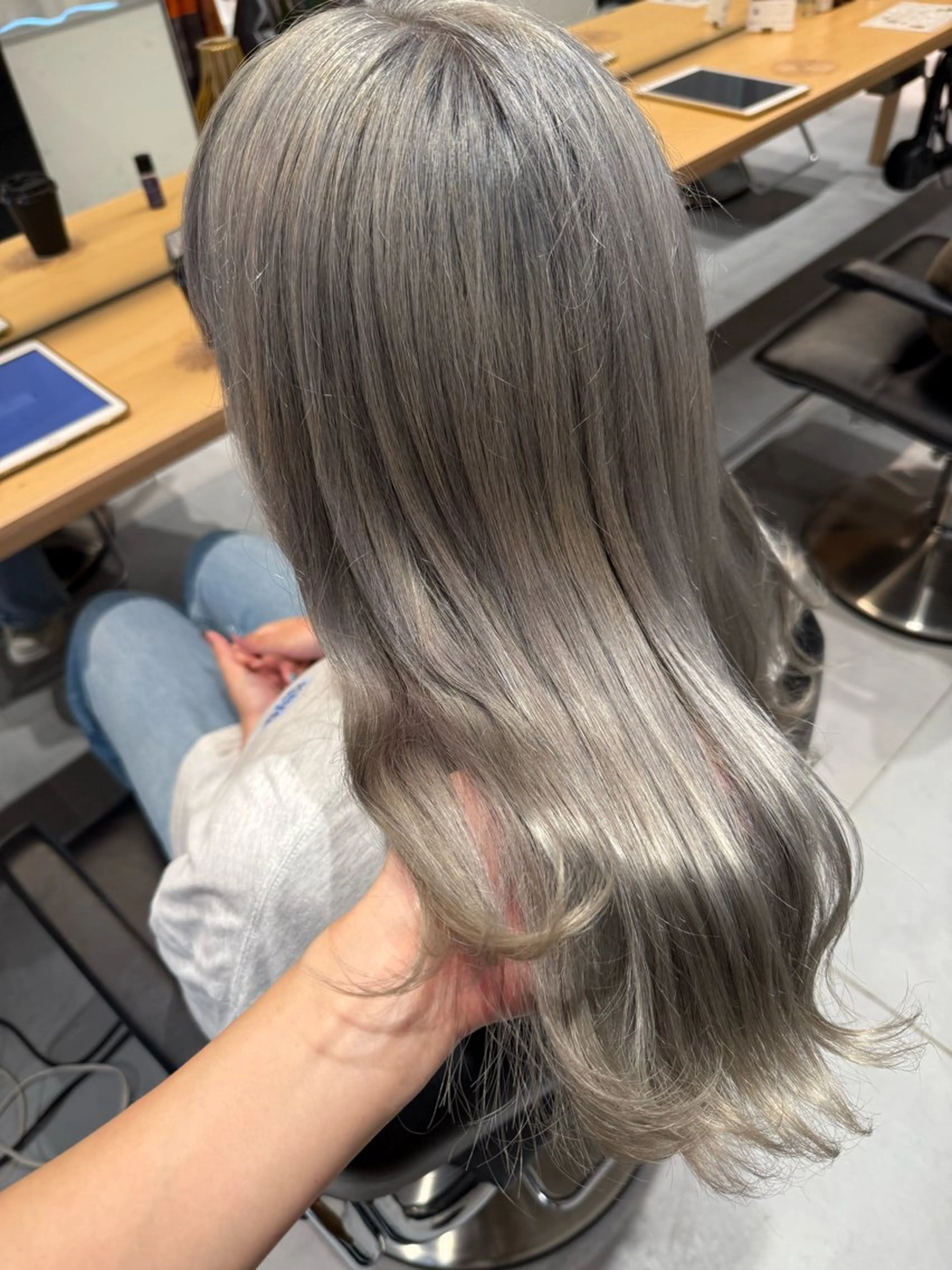 セミロング カラー ヘアアレンジ ブリーチ ヘアカラー 上品な透明感カラー/ 表参道/MIKUのヘアスタイル