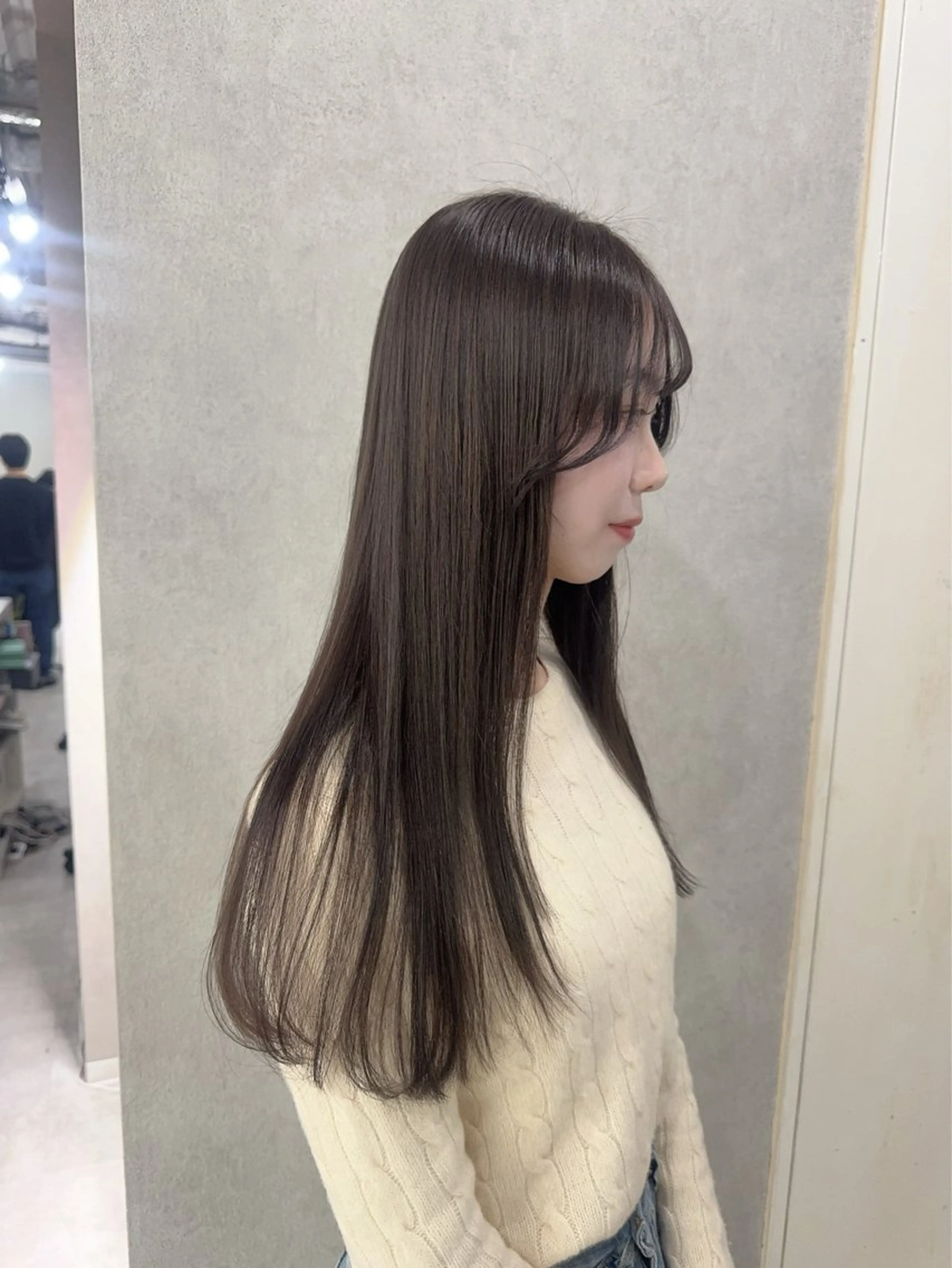 ロング カラー ベージュカラー ブリーチ ブラウンカラー ショコラブラウン ショコラグレージュ ヘアカラー トリートメント 赤み無し柔らかカラー 【梅田】madokaのヘアスタイル