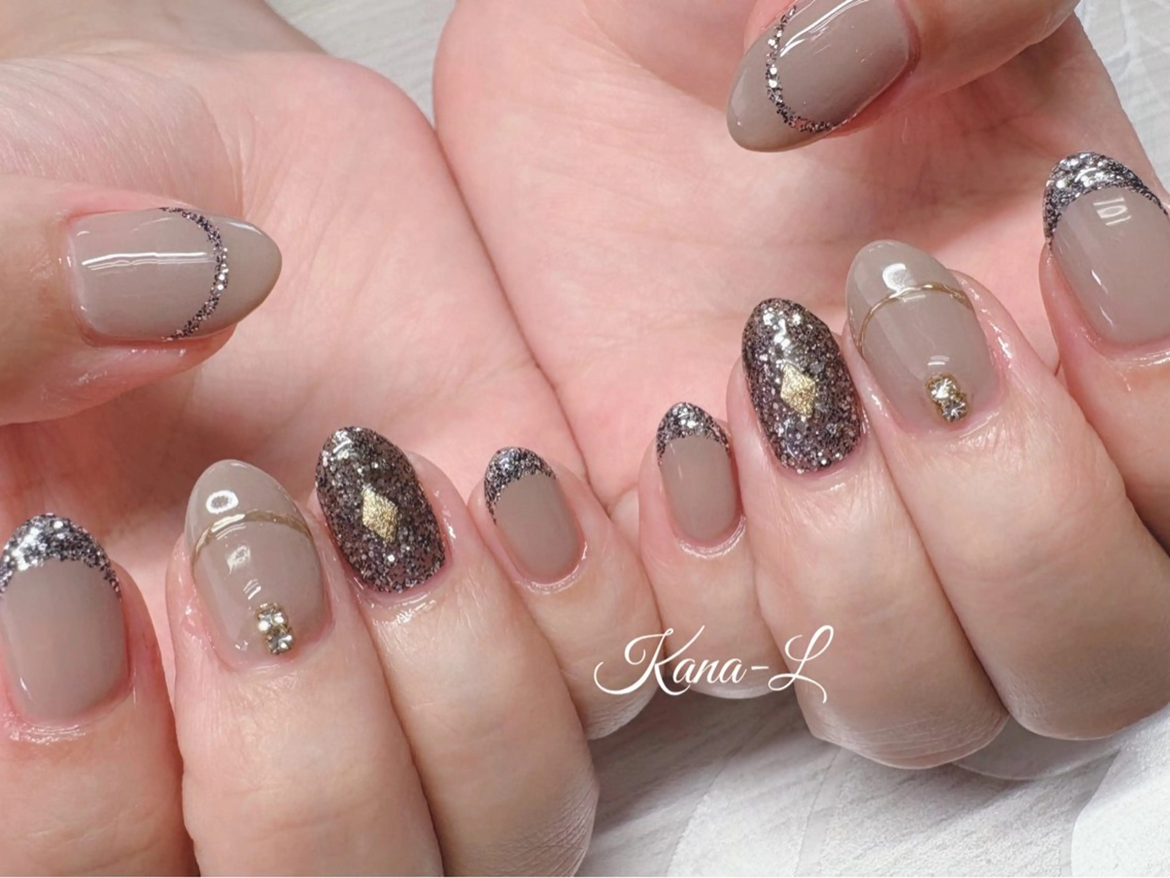 ネイル 芦辺 香奈のネイルデザイン