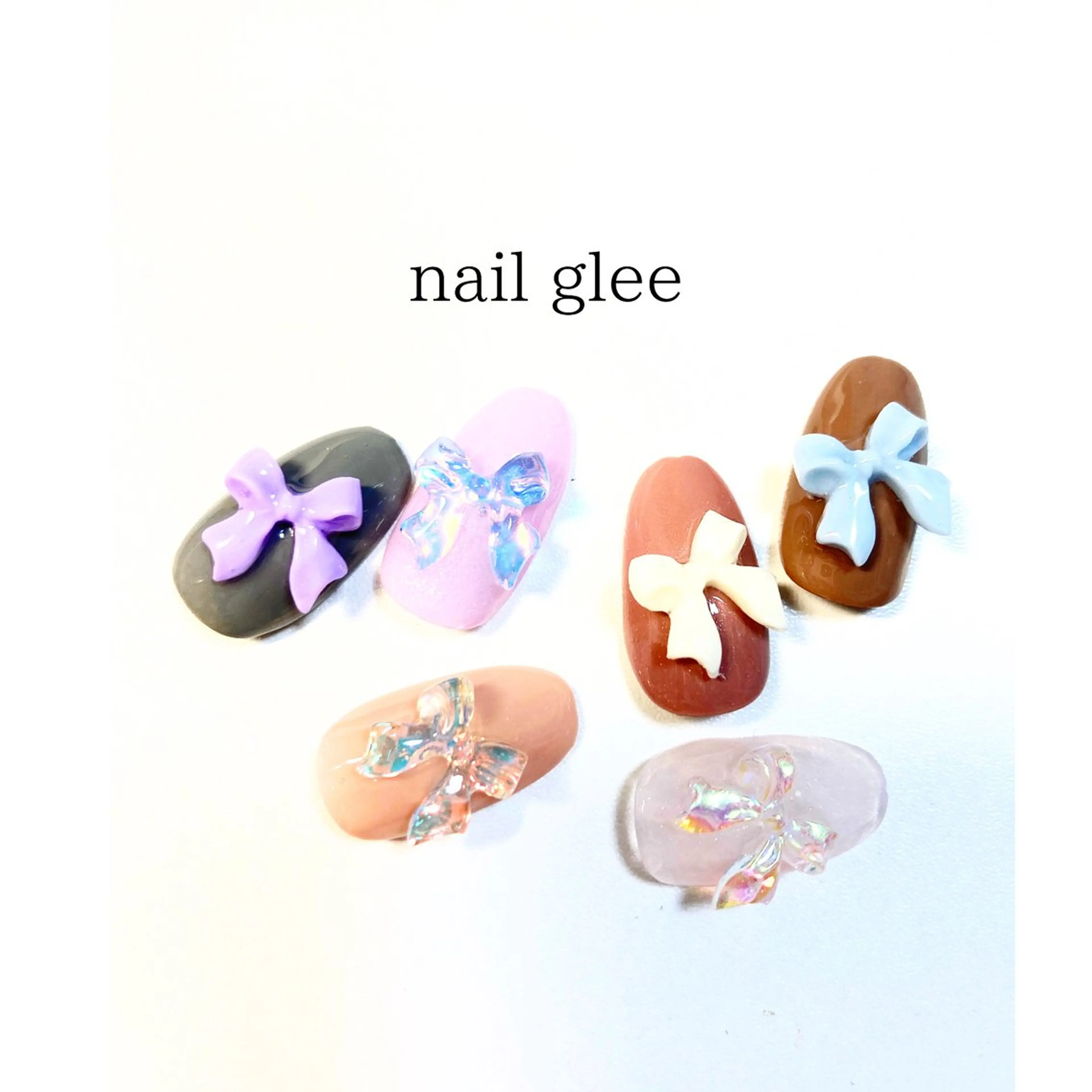 セミロング ハンドネイル RISA nail gleeのネイルデザイン