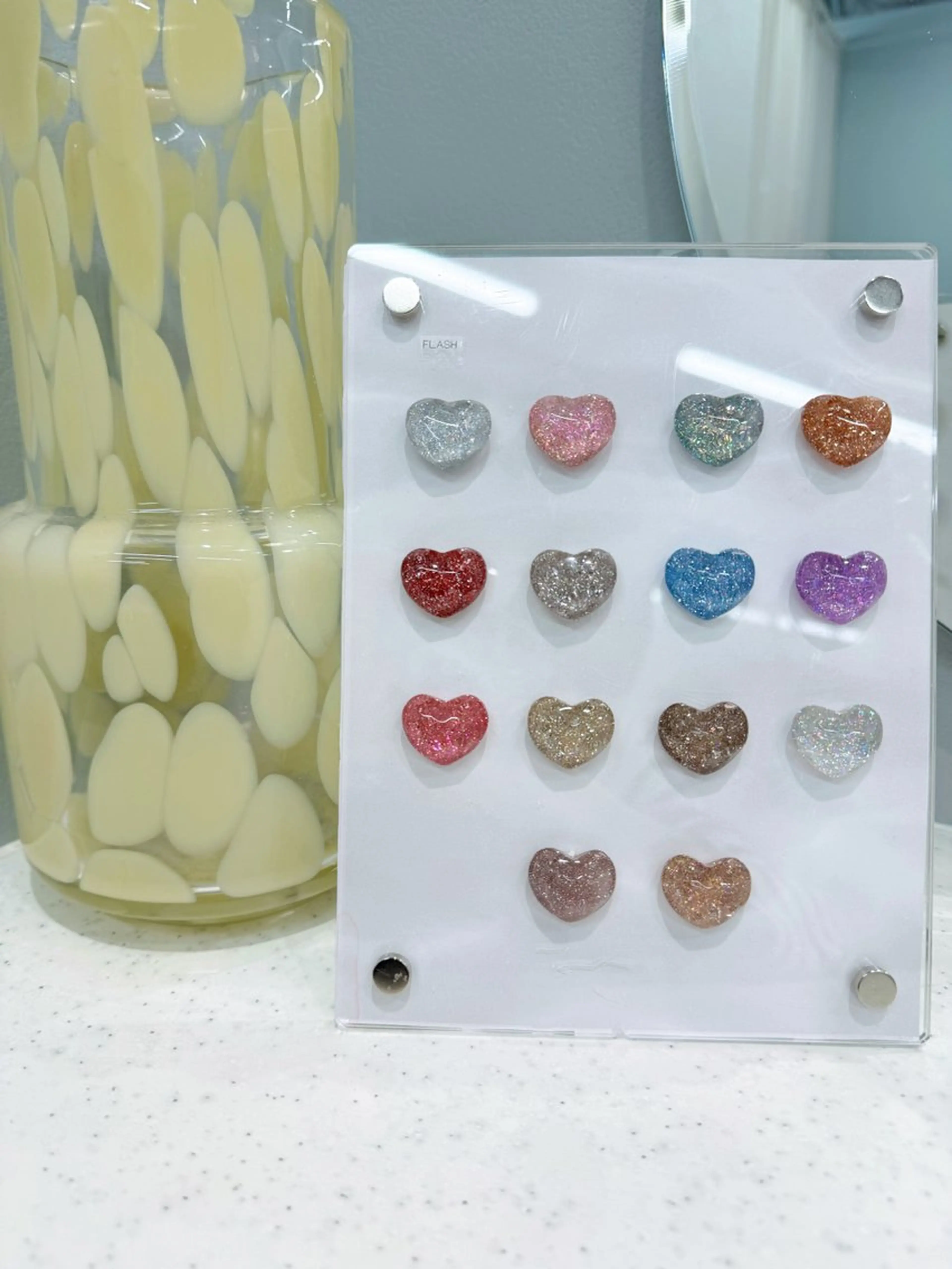 ネイル フラッシュネイル キラキラネイル ラメ(グリッター) ハンドネイル よこやま🐩💭 eight nailのネイルデザイン