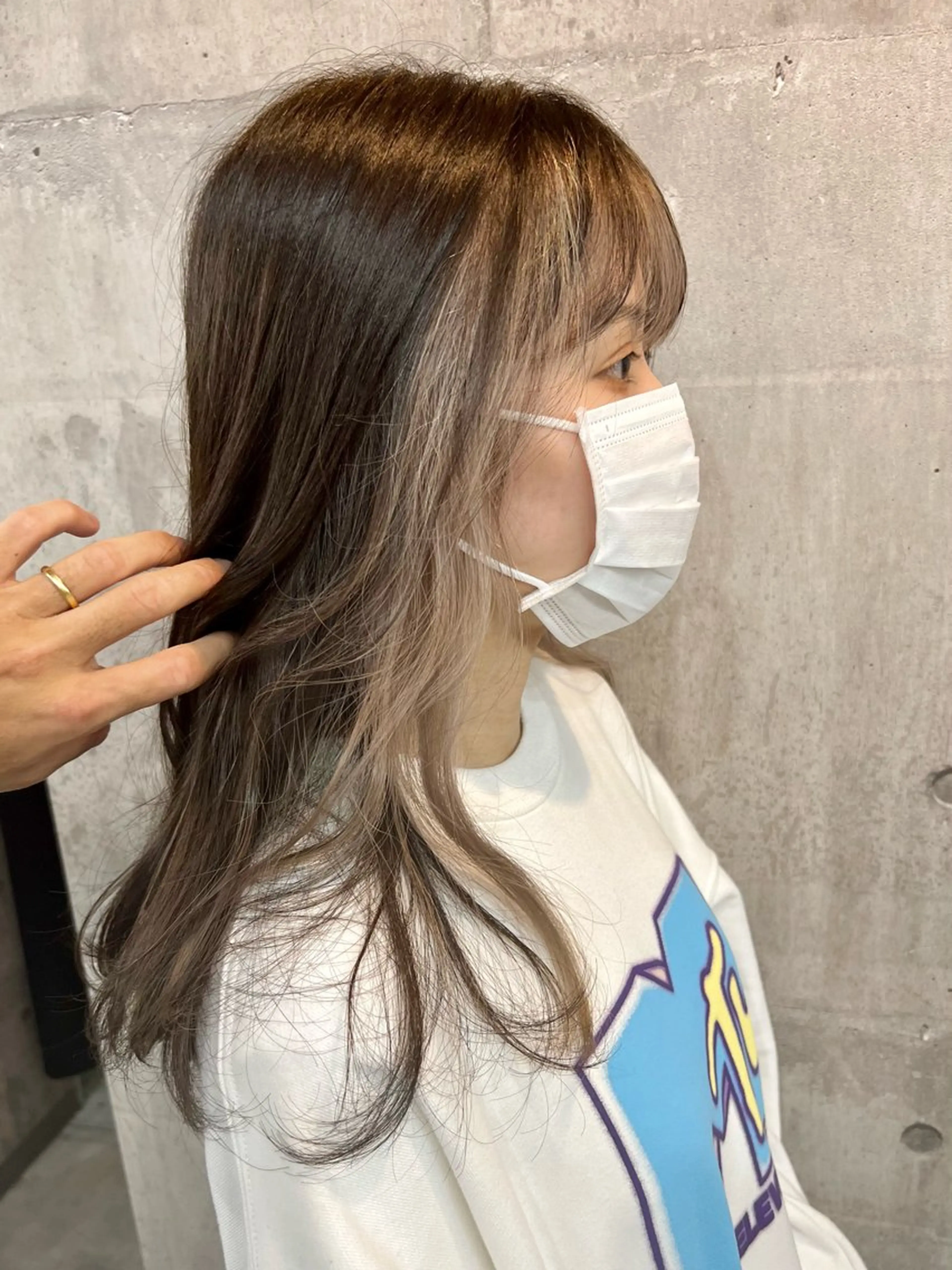 ロング カラー ベージュカラー ブリーチ インナーカラー ホワイトベージュ ヘアカラー トリートメント レイヤー/韓国 ハイトーン興津史弥のヘアスタイル