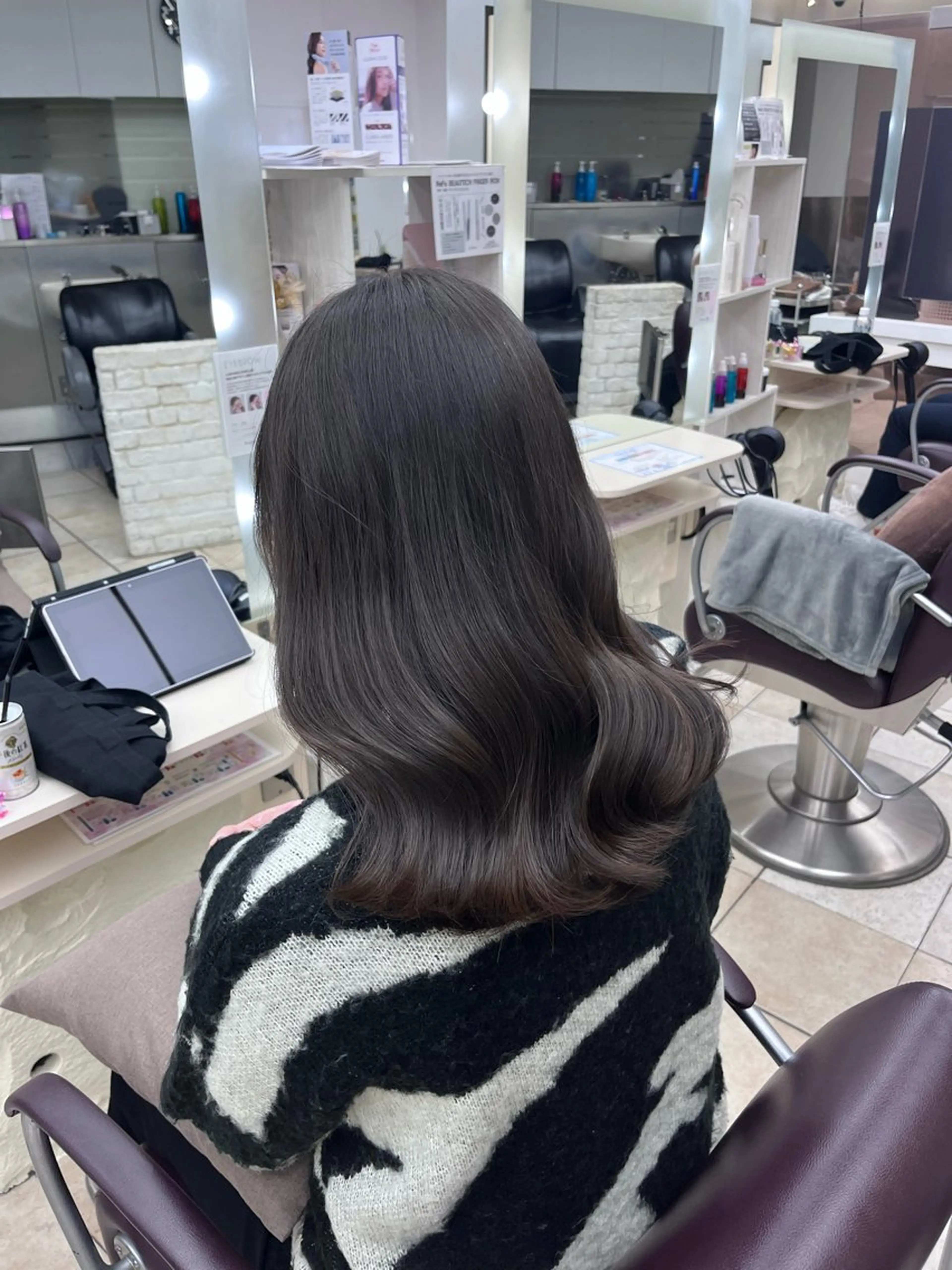 セミロング 韓国レイヤー×モテ髪 /MITSUKI🤍のヘアスタイル