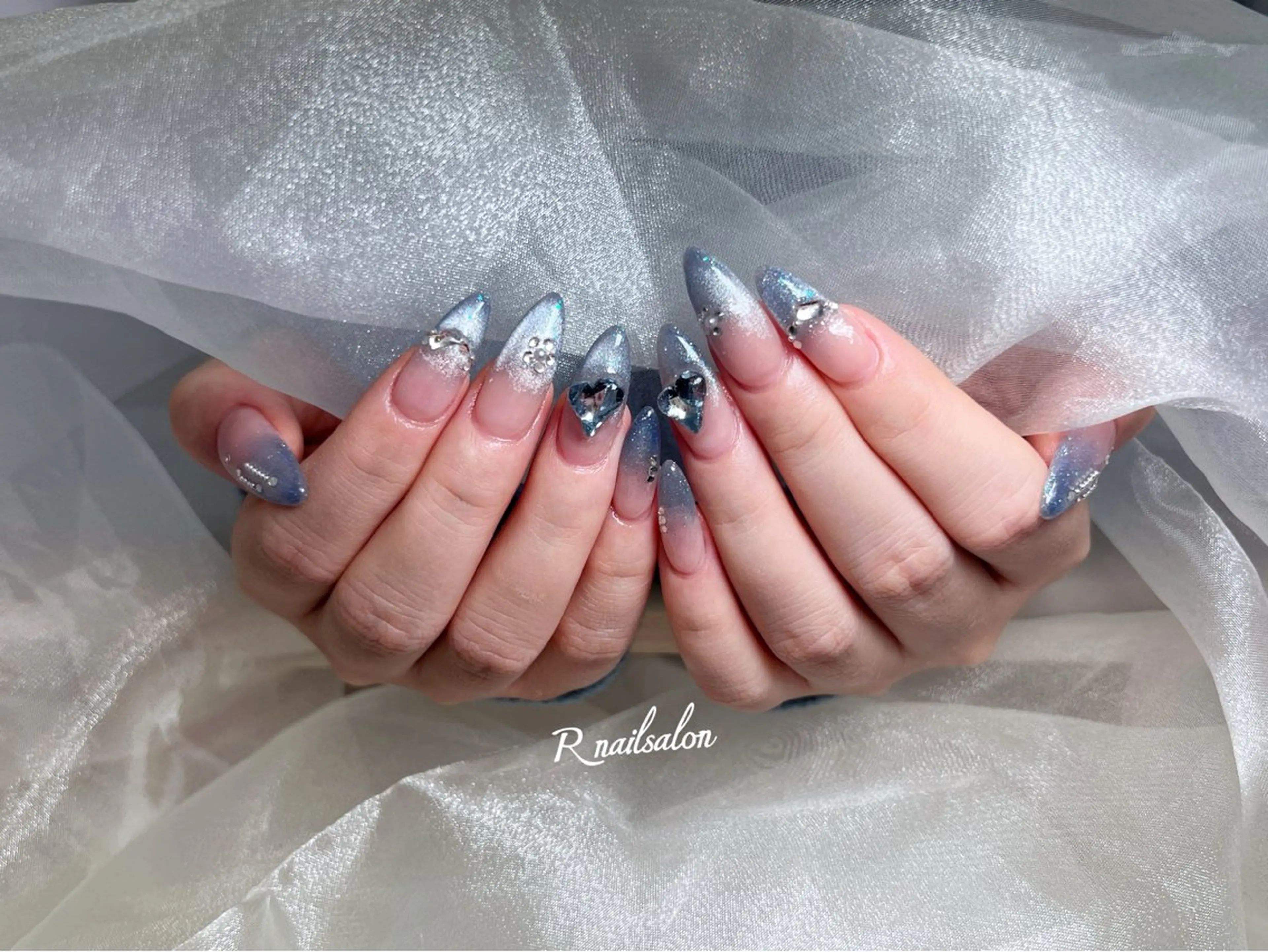 R NAILSALONのネイルデザイン