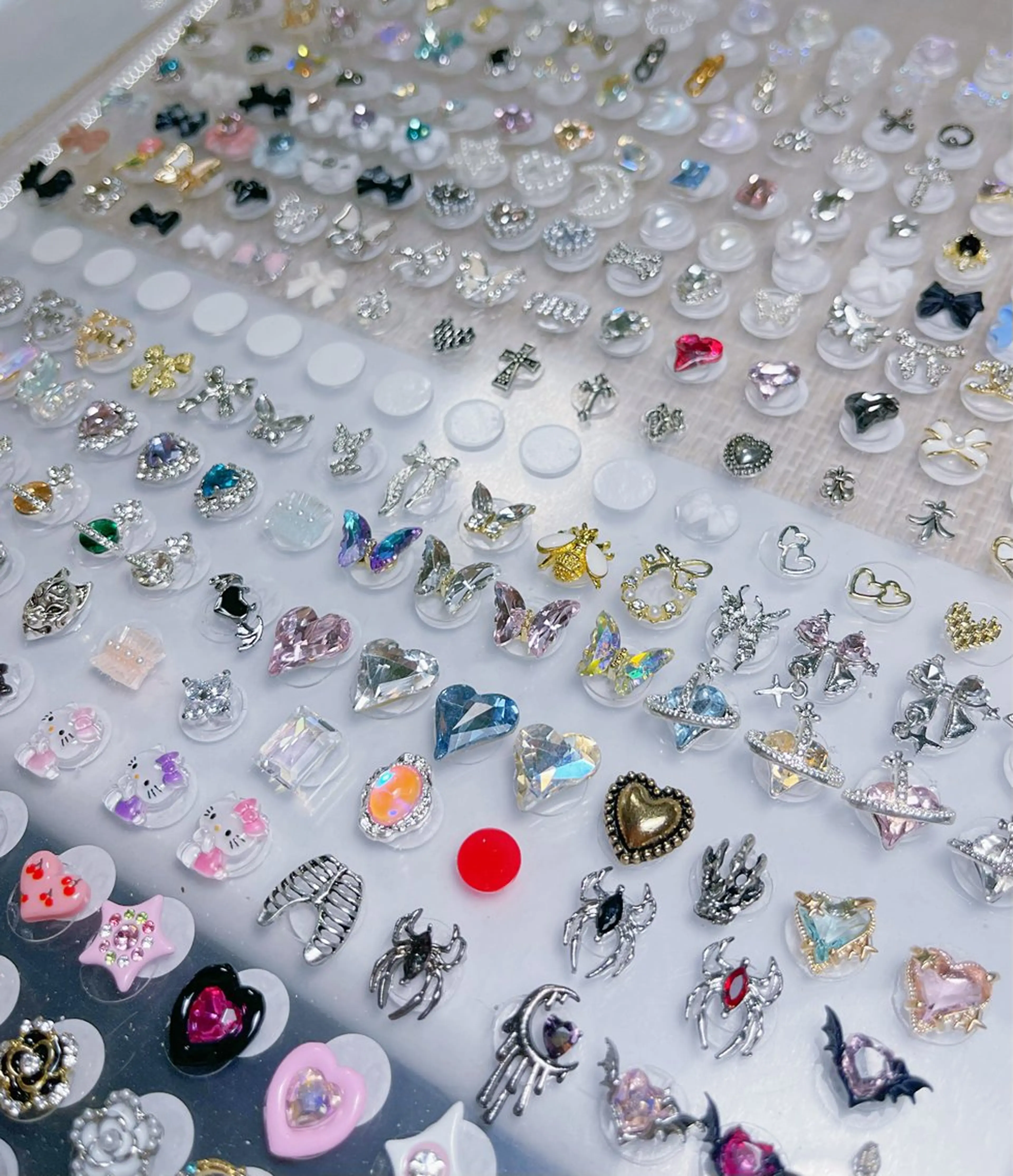 ネイル Shis_🦄shi 韓国風キラキラネイルのネイルデザイン