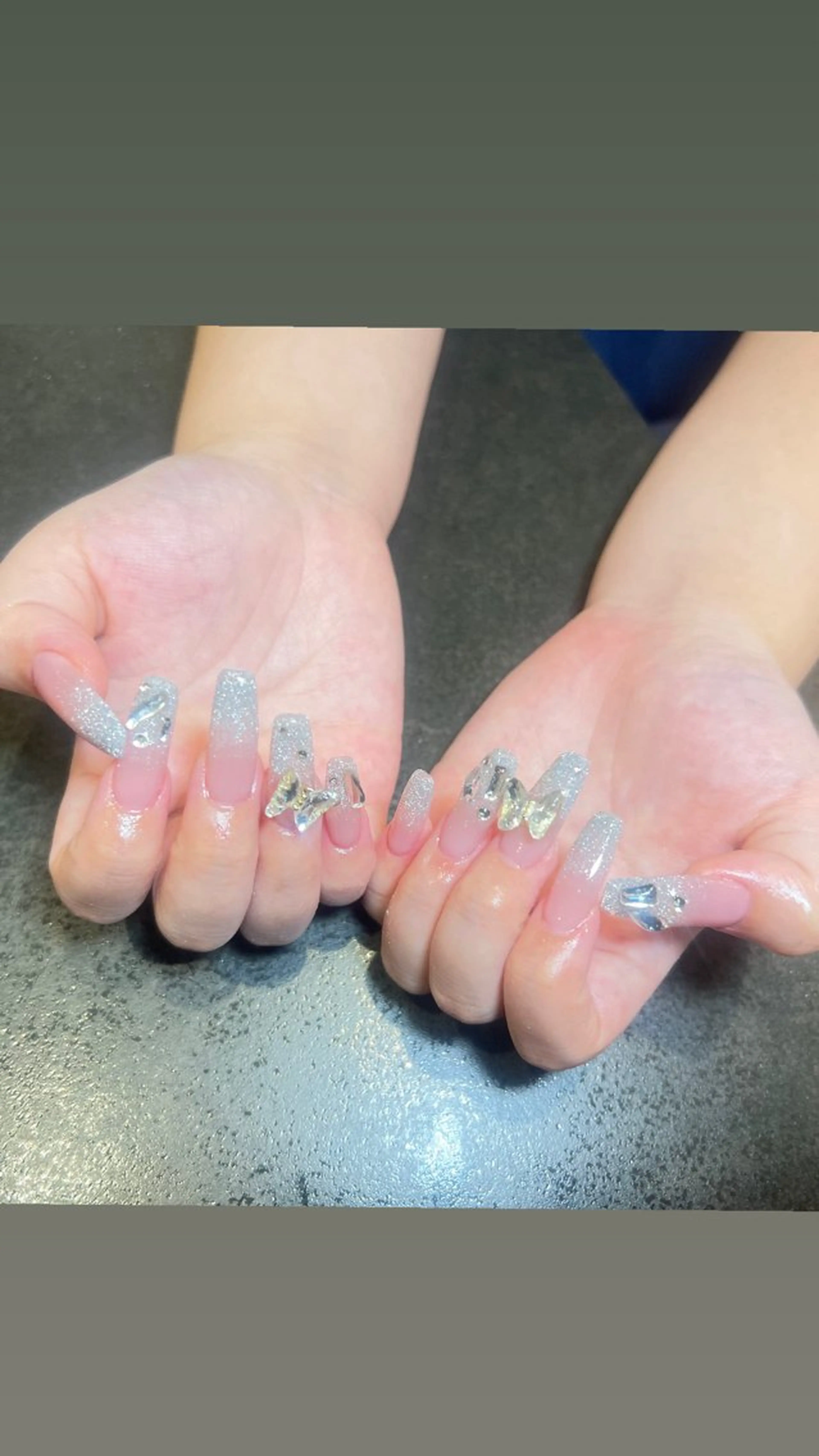 ネイル ラメ(グリッター) ラメグラデーション 88-nail. MAKIのネイルデザイン