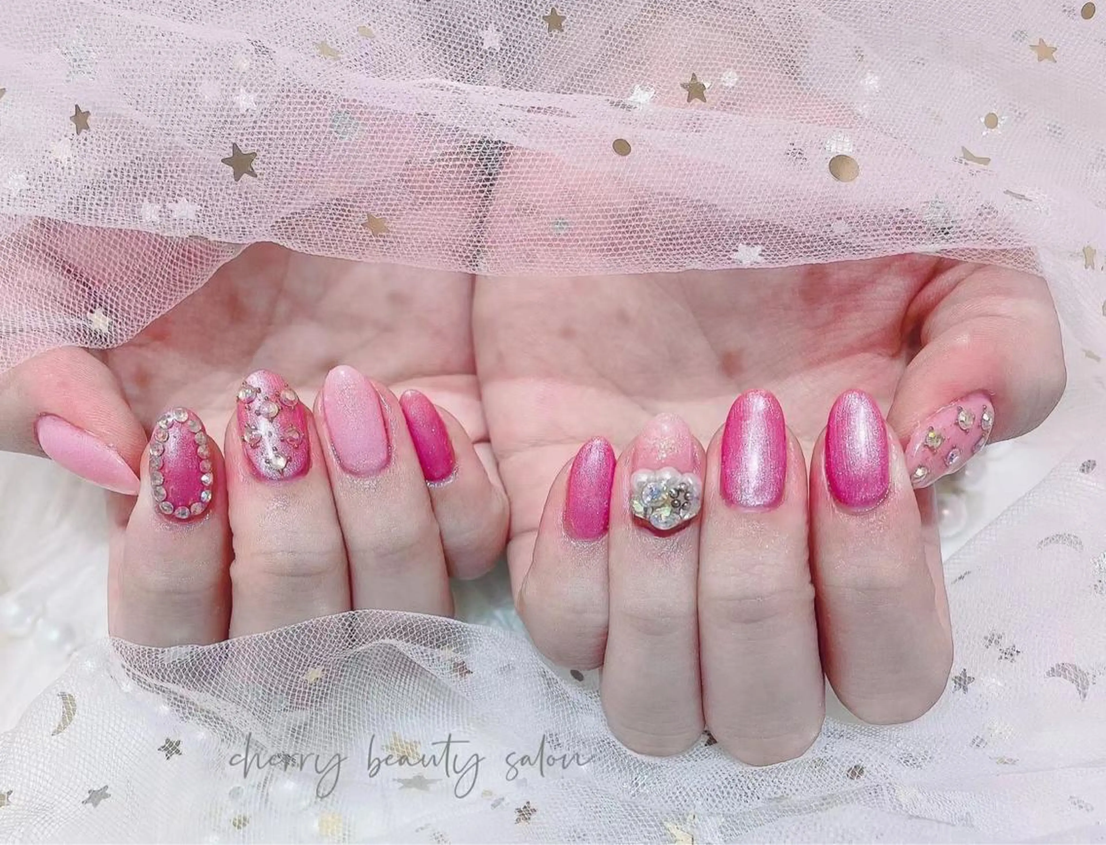 ミディアム SAKURA 🍒のネイルデザイン