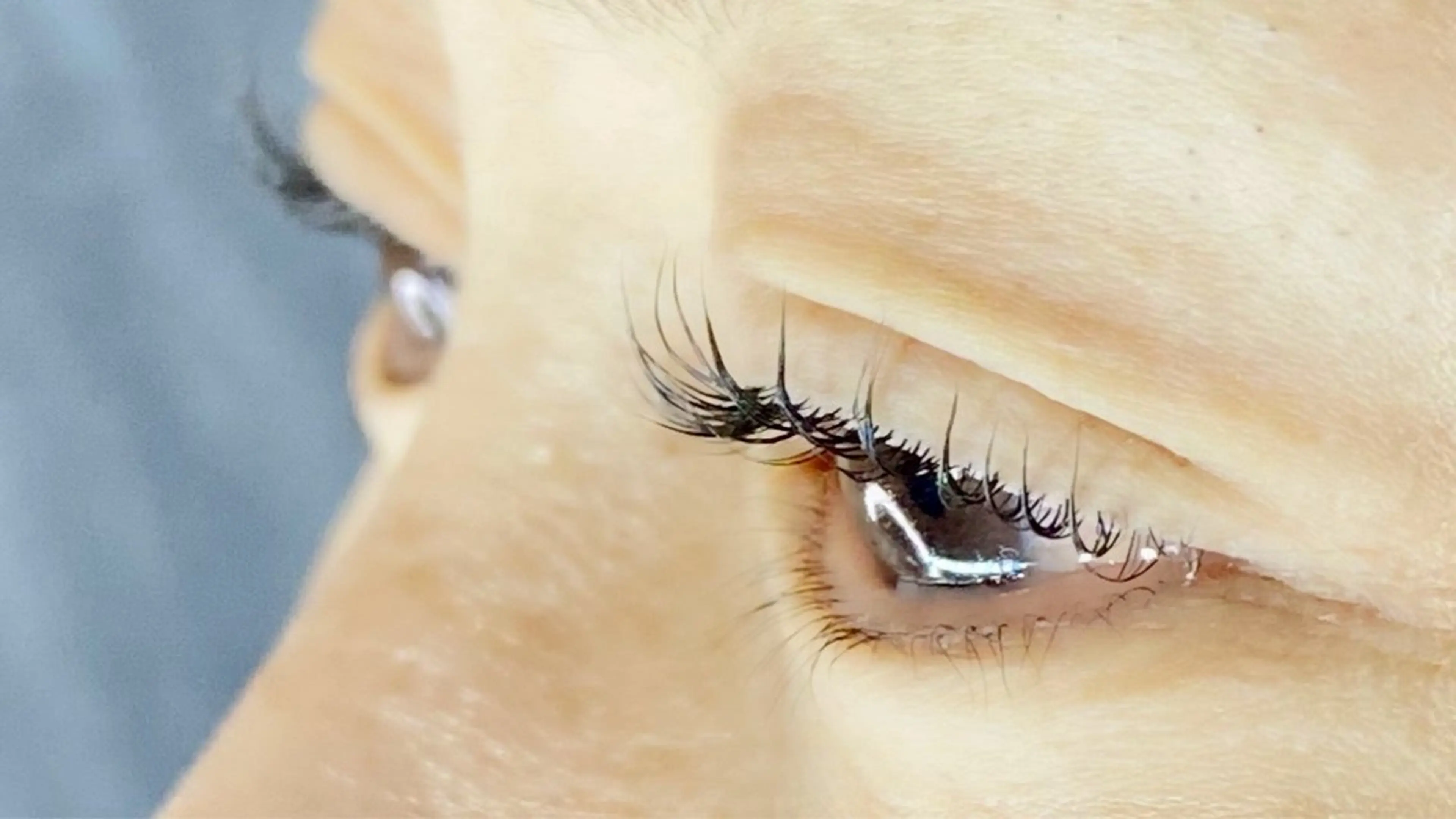 マツエク・マツパ まつ毛パーマとカラー 二刀流🥰岩崎夏実のヘアスタイル