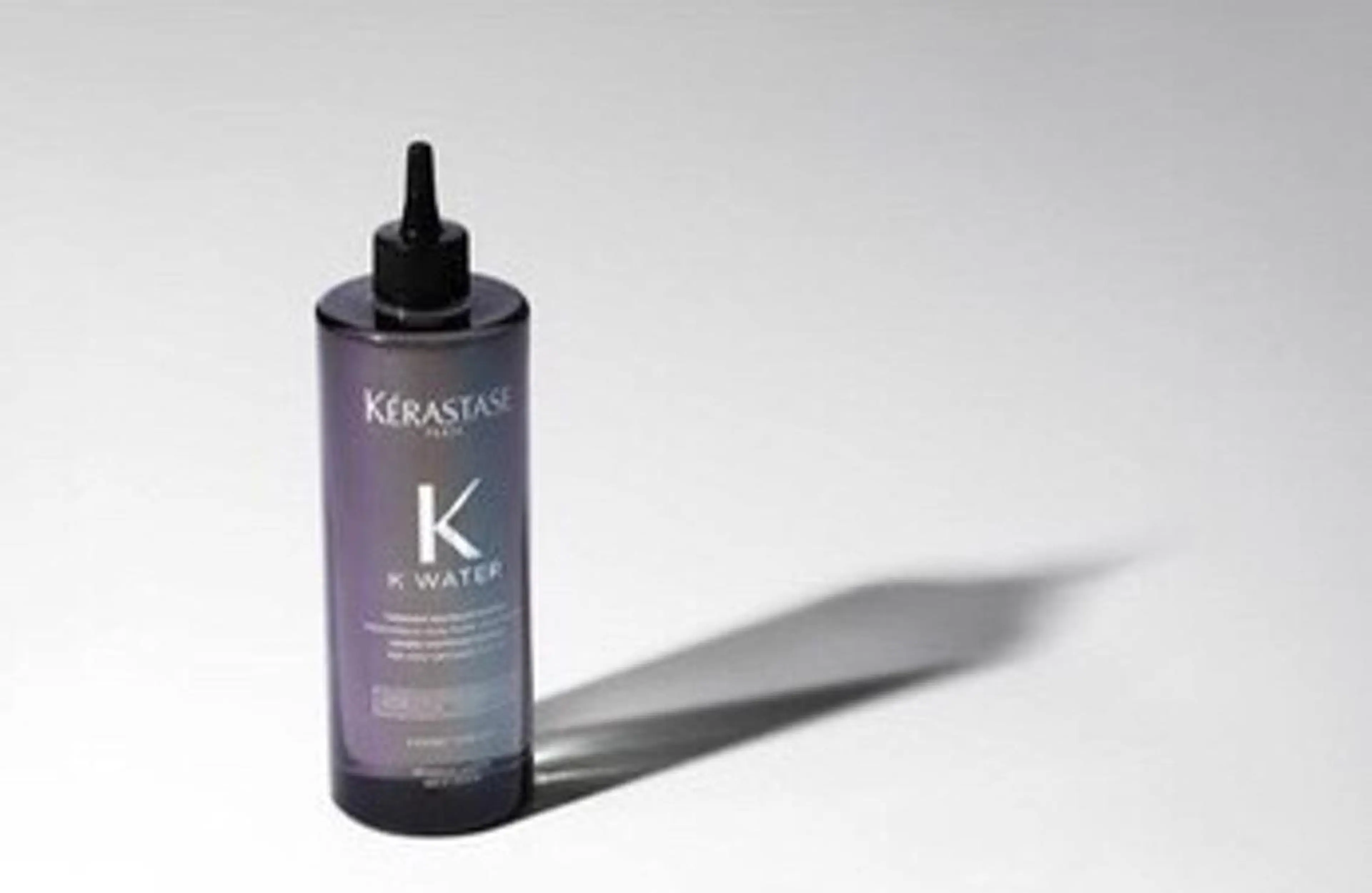 ミディアム カラー パーマ ヘアアレンジ アッシュ イヤリングカラー ラベンダーカラー オレンジ ピンクカラー newi saLyu ネウィ サリューのヘアスタイル