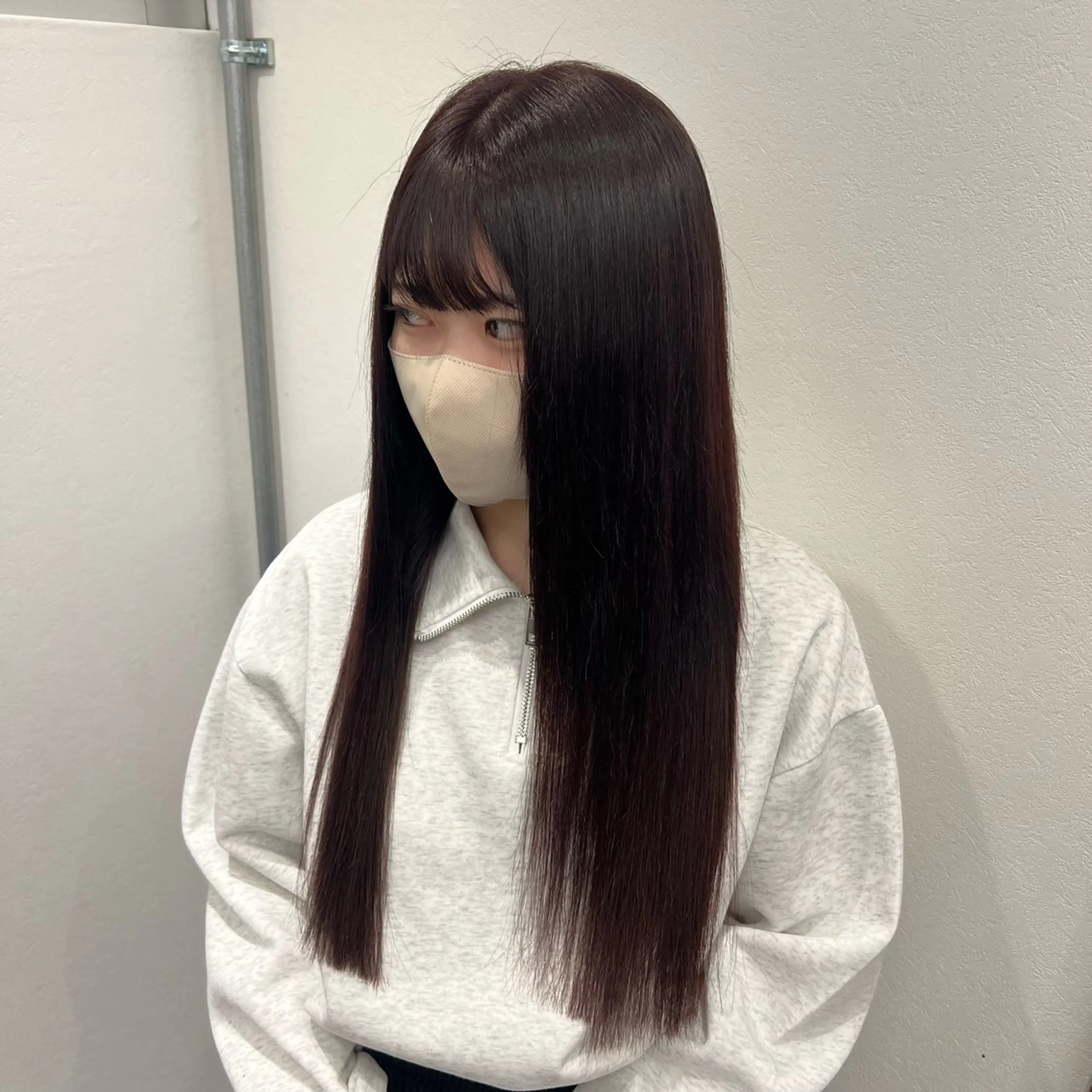 ロング カラー シールエクステ ボルドーカラー デザインカラー エクステ いろあそび所属・ショート/ウルフ カットモデル募集のヘアスタイル