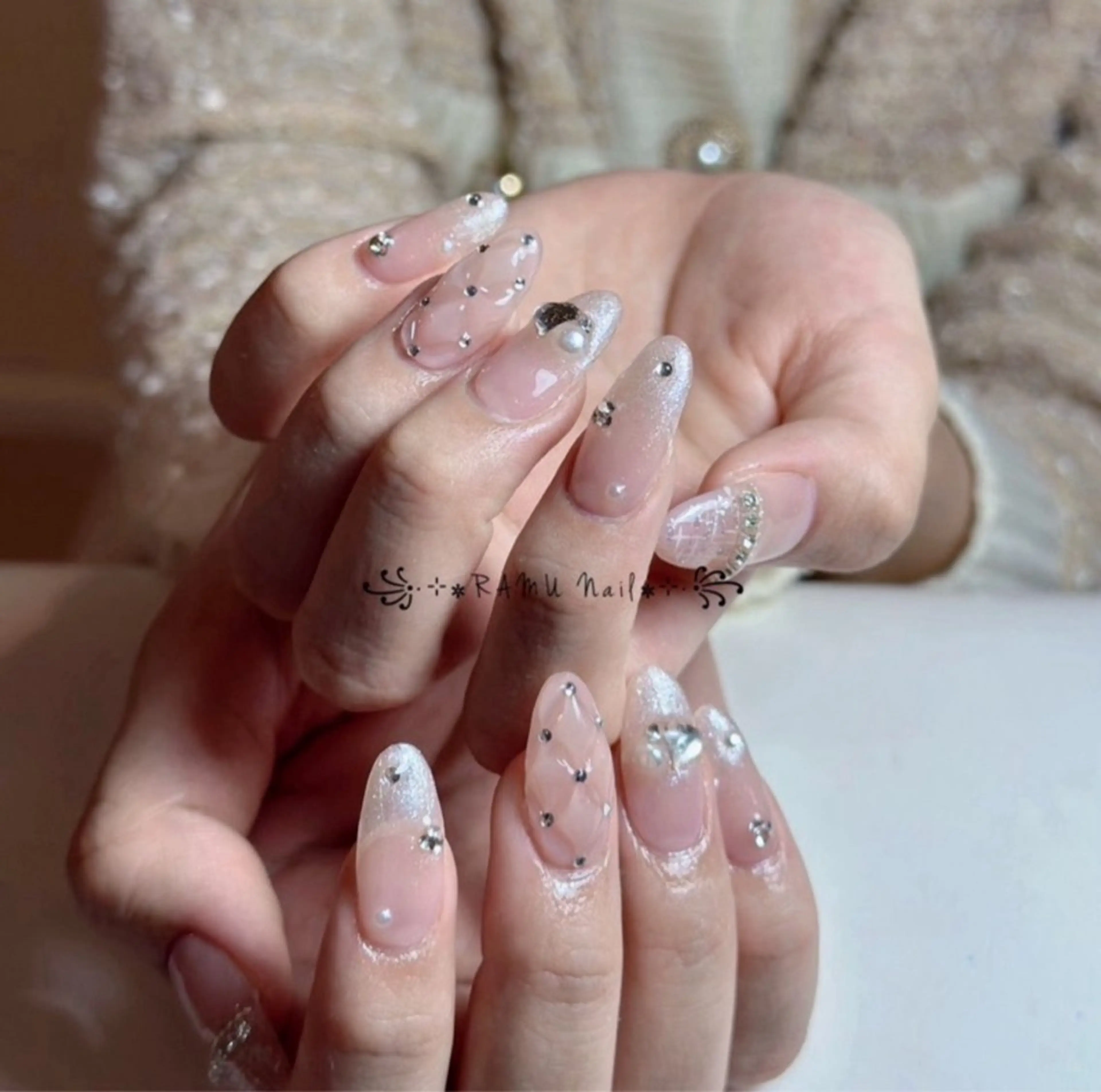 ネイル チークネイル フレンチネイル グラデーション キラキラネイル 韓国ネイル ハンドネイル RAMU_Nail 池袋店のネイルデザイン