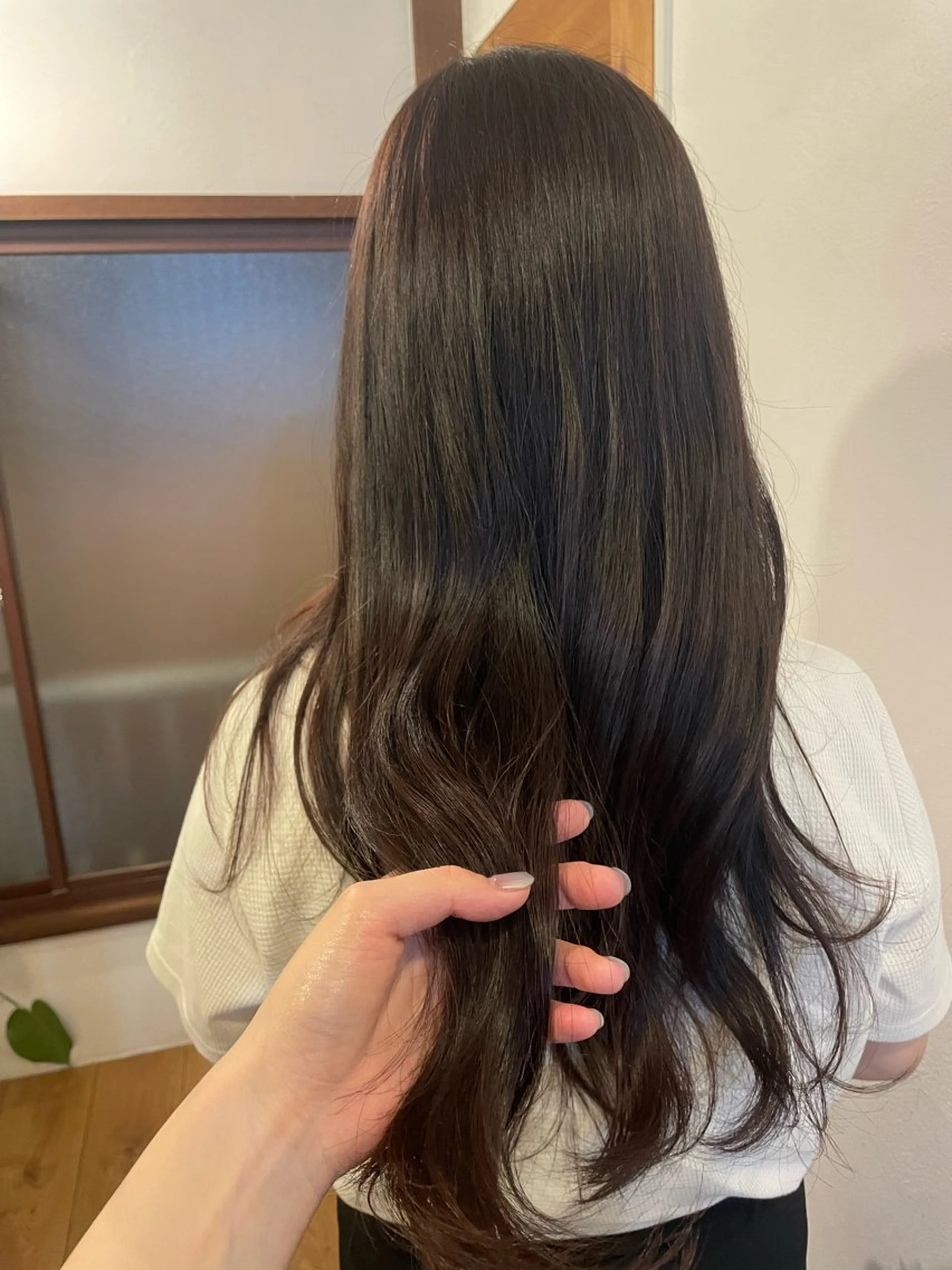 ロング カラー ベージュカラー 透明感カラー momoka ［pejite]のヘアスタイル