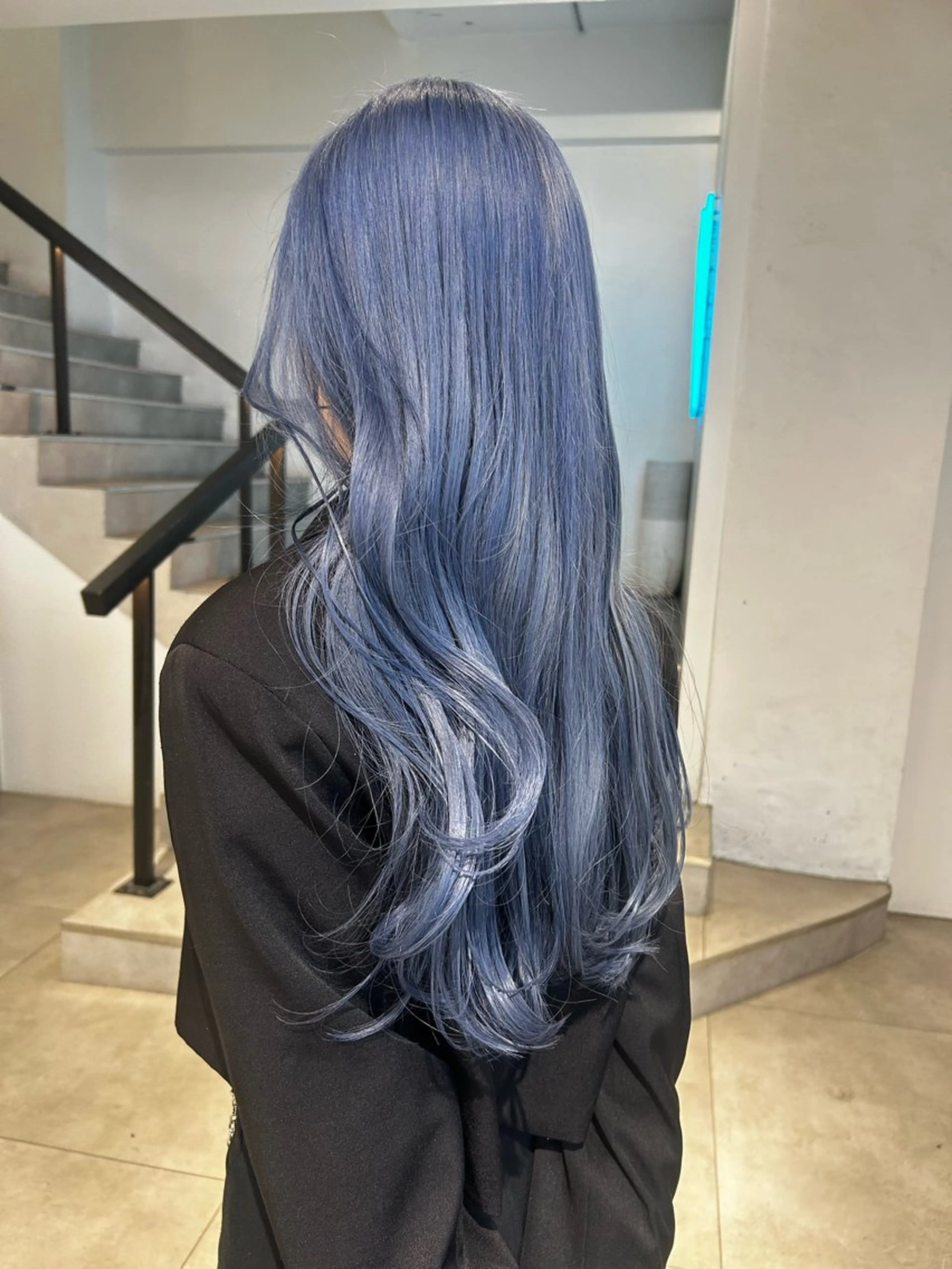 ミディアム カラー ヘアカラー 🌟暖色系ハイトーン 🌟AIのヘアスタイル