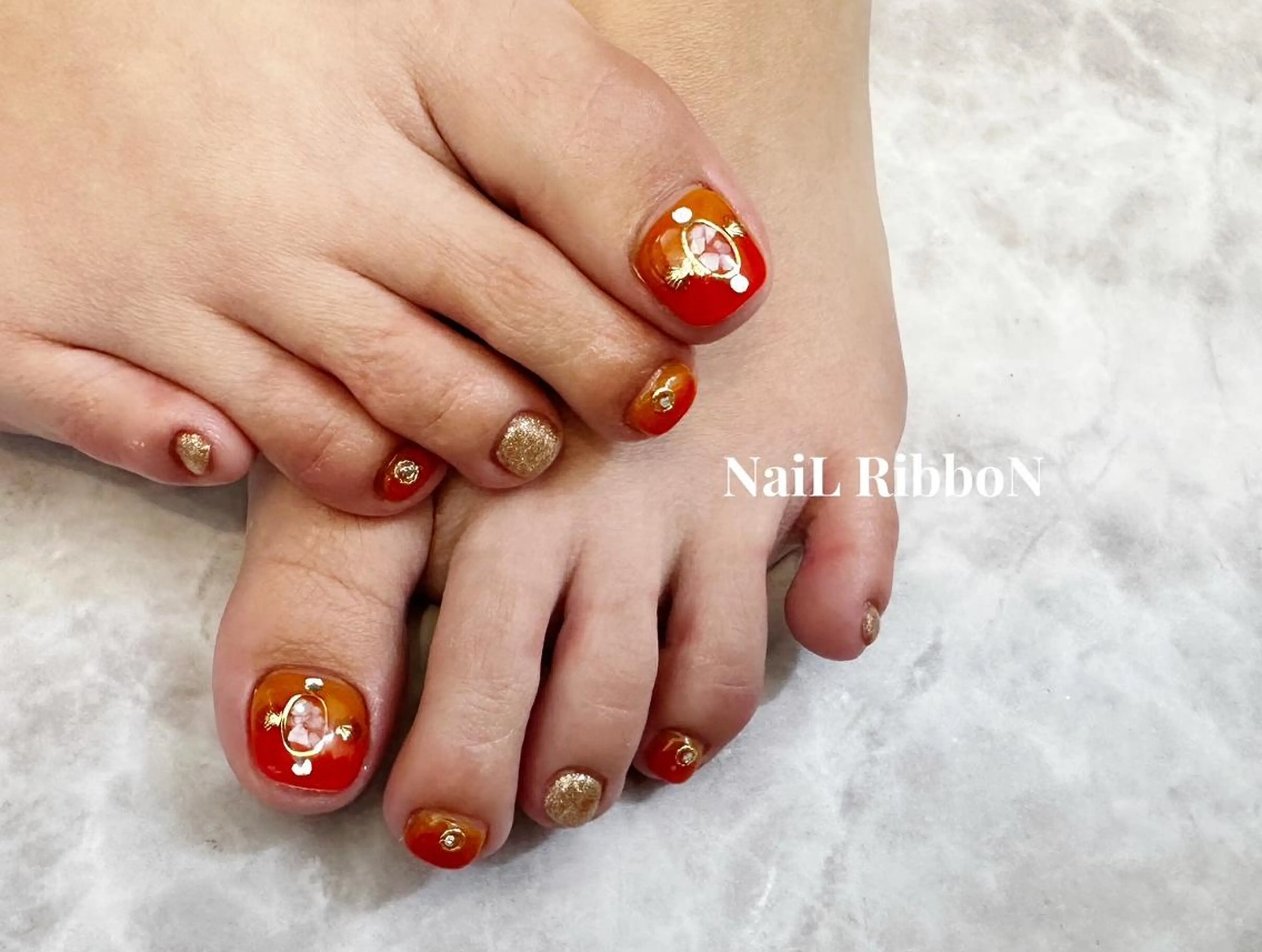 ネイル ネイルリボン 受付スタッフのネイルデザイン