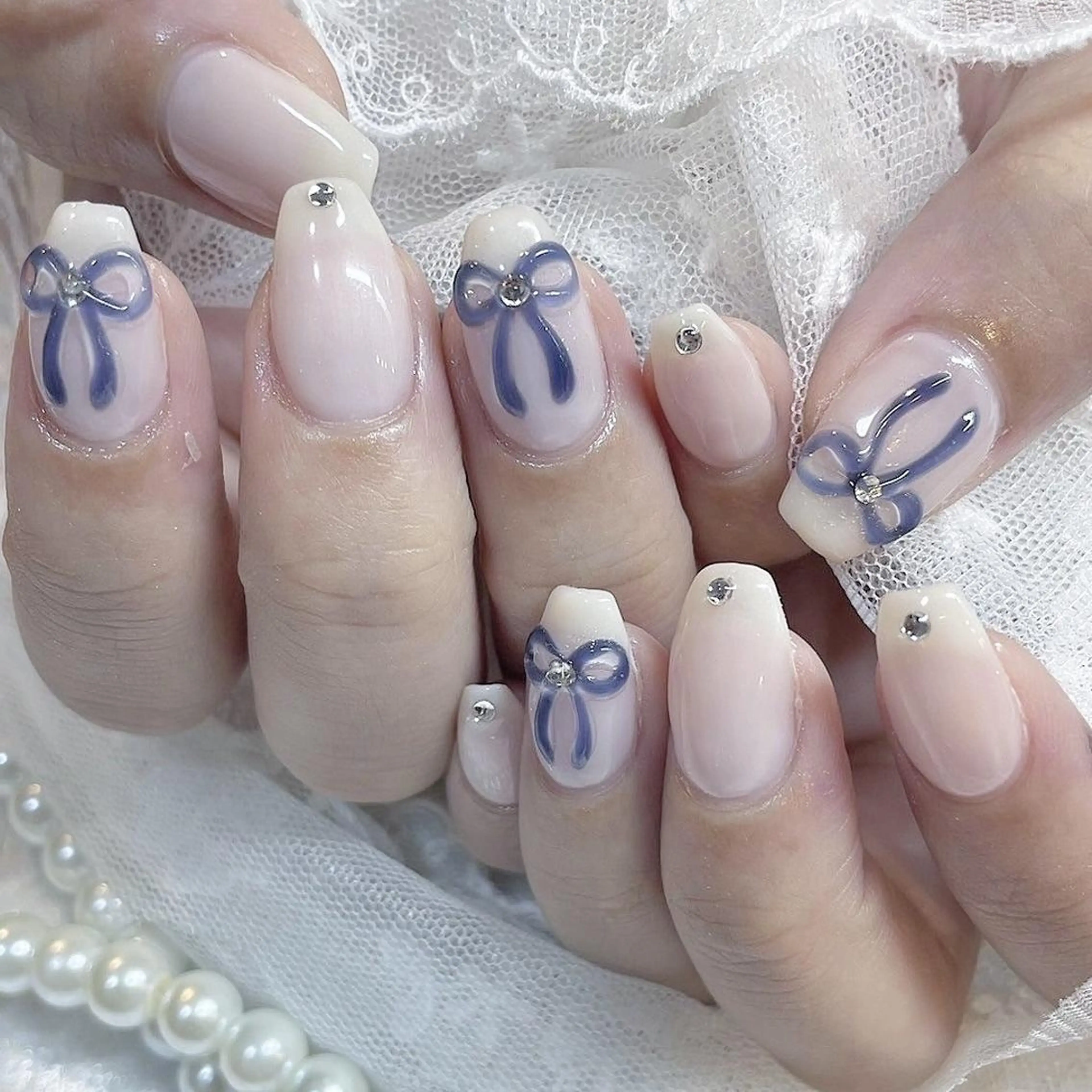 ネイル ジェルネイル 韓国ネイル 持ち込み ワンカラーネイル ぷっくりネイル ハンドネイル fiore nail 🦋のネイルデザイン