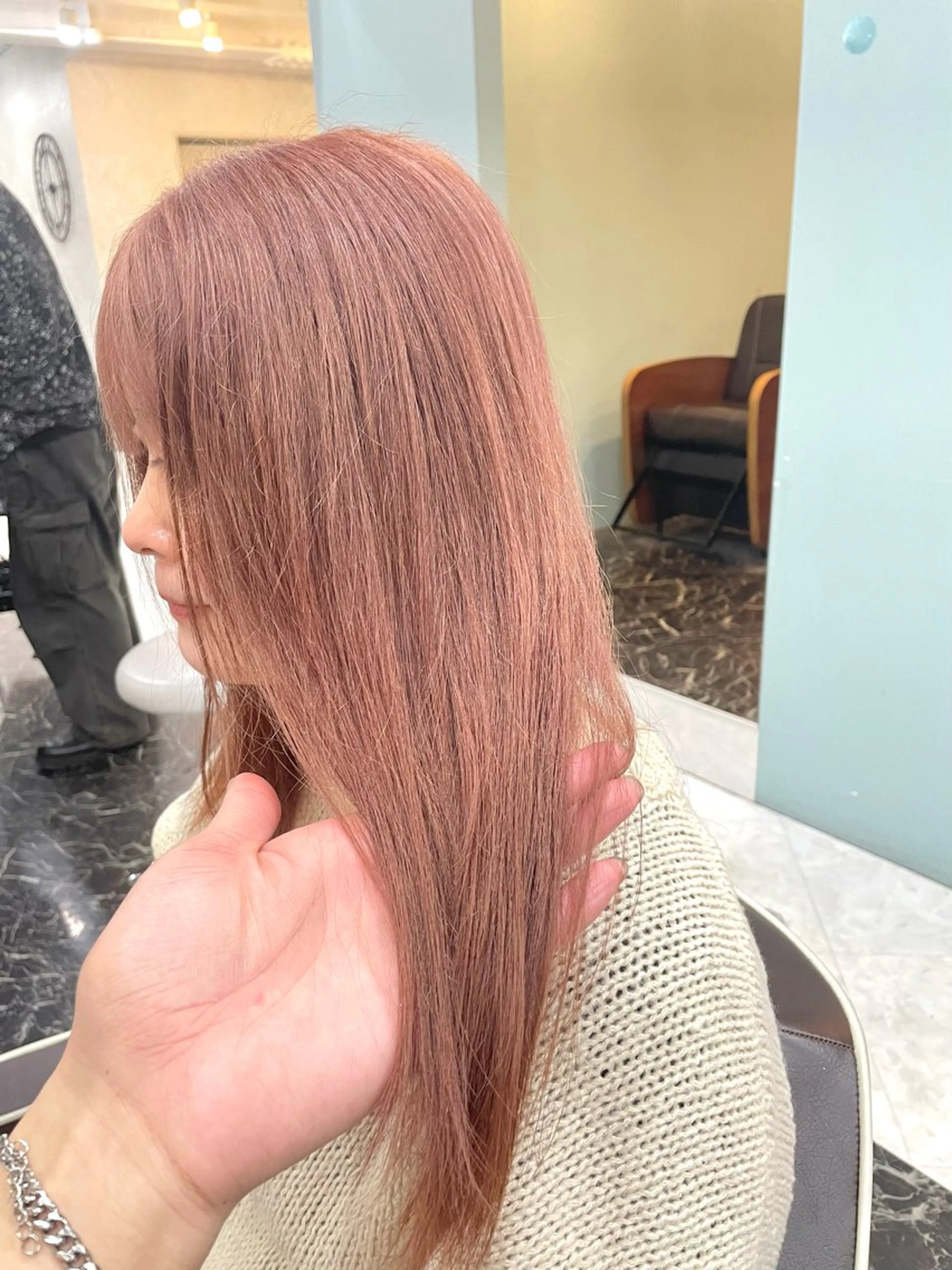 ロング カット ヘアカラー 亀川蓮 Agu hairのヘアスタイル