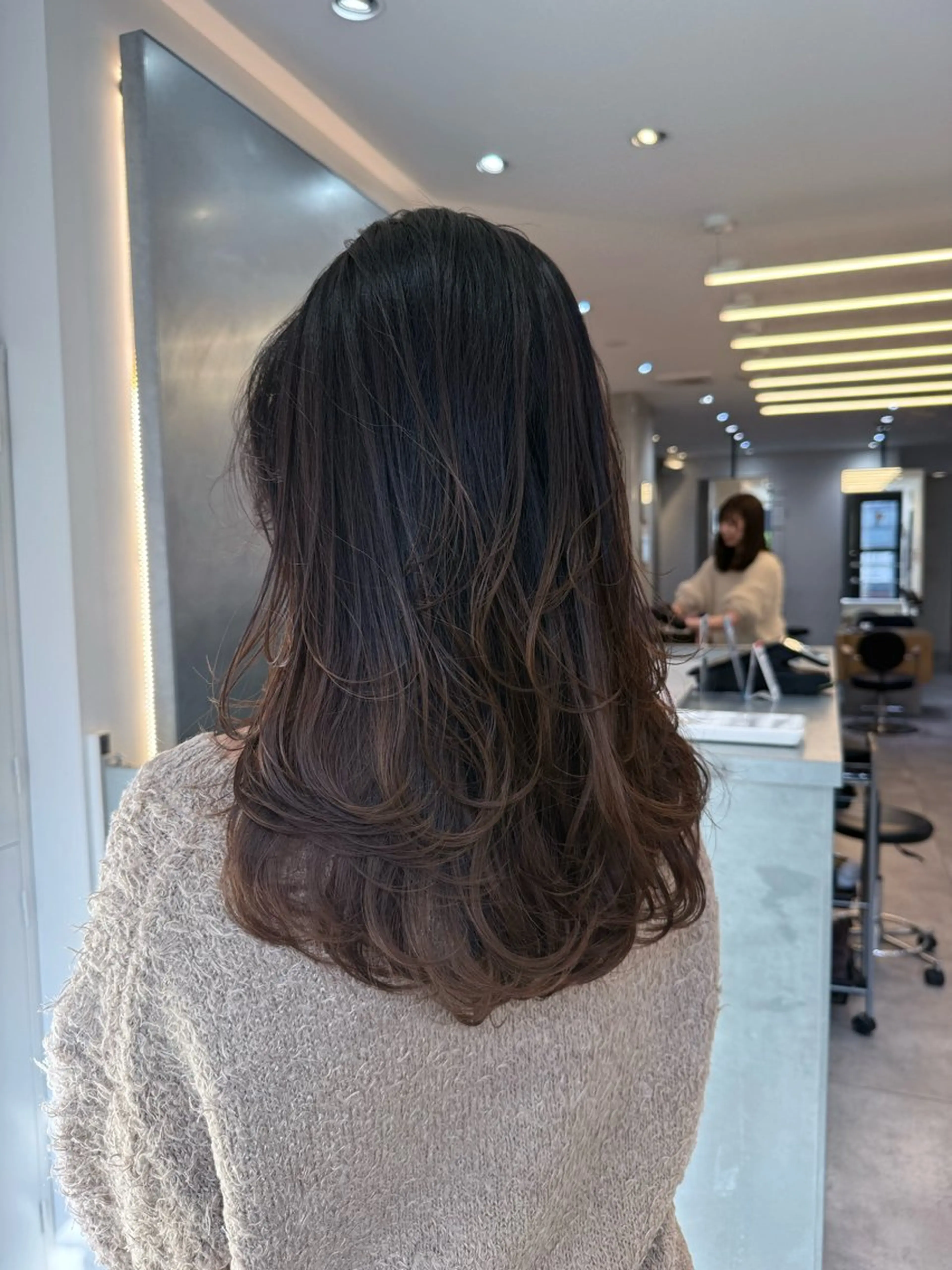 セミロング レイヤーカット カット ヘアカラー トリートメント プチプラで可愛く☆ 髪質改善　こうきのヘアスタイル