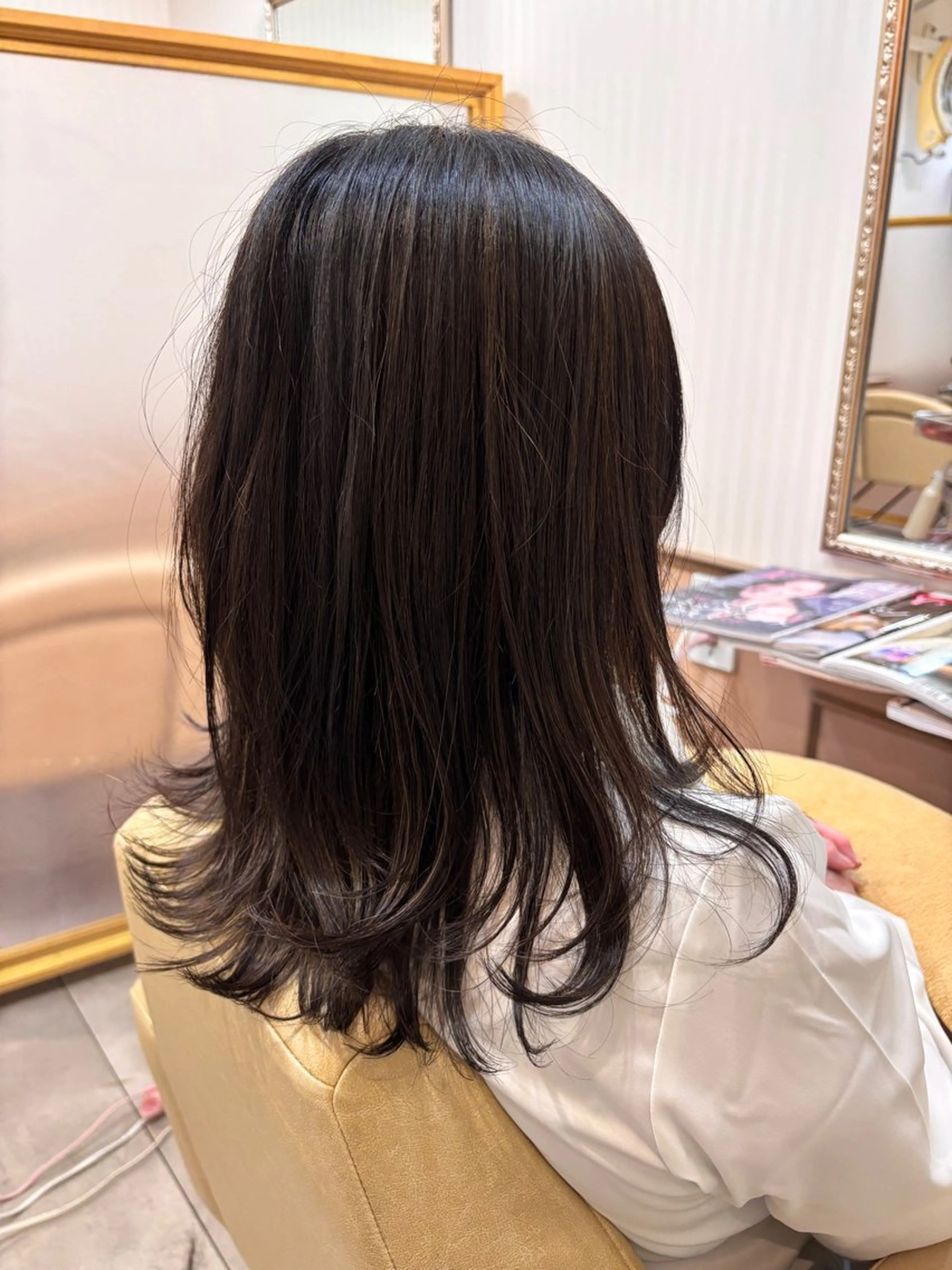 ロング シンセティックヘアデザイン所属・吉井 愛のヘアスタイル