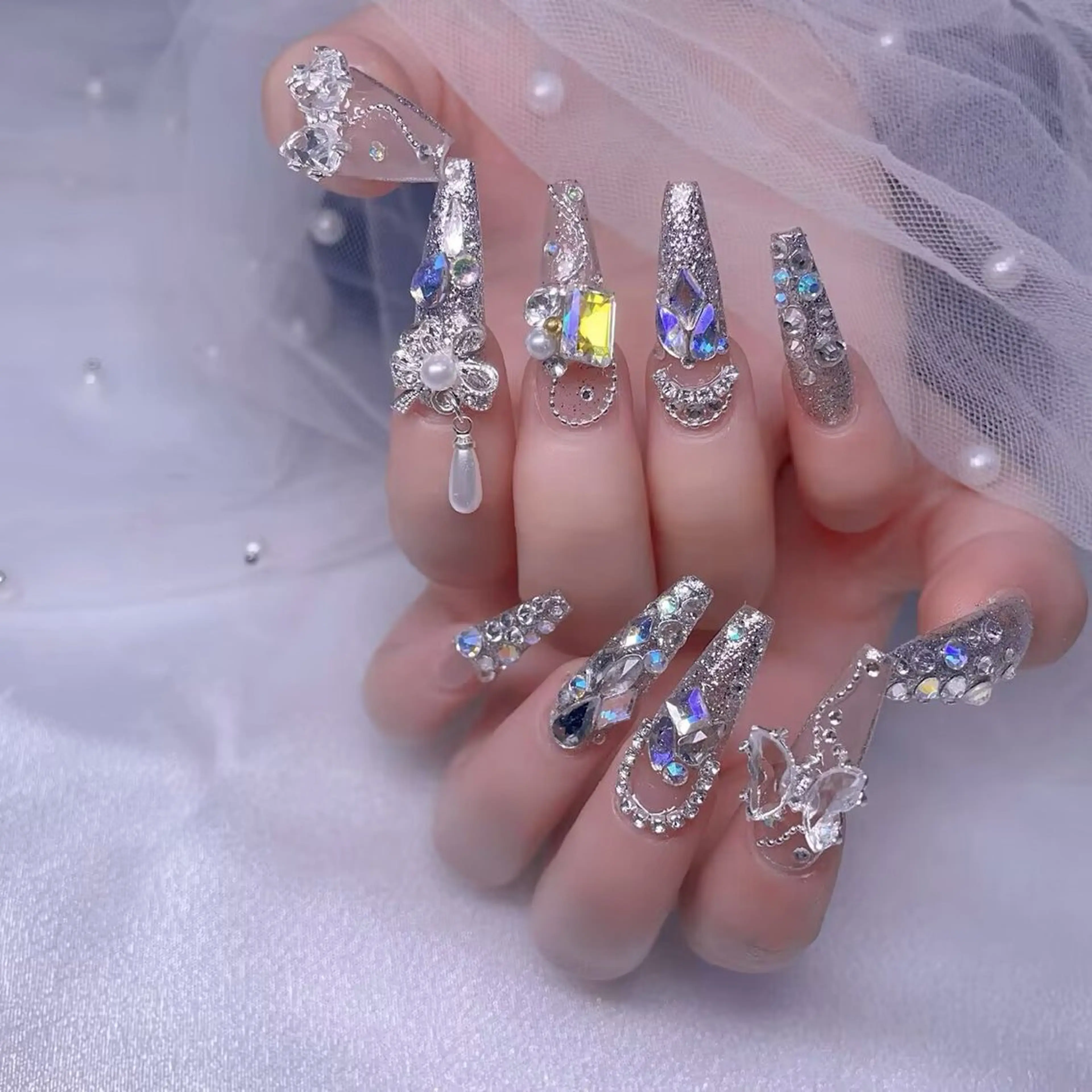 ネイル UMI ネイルサロン新宿🎀のネイルデザイン