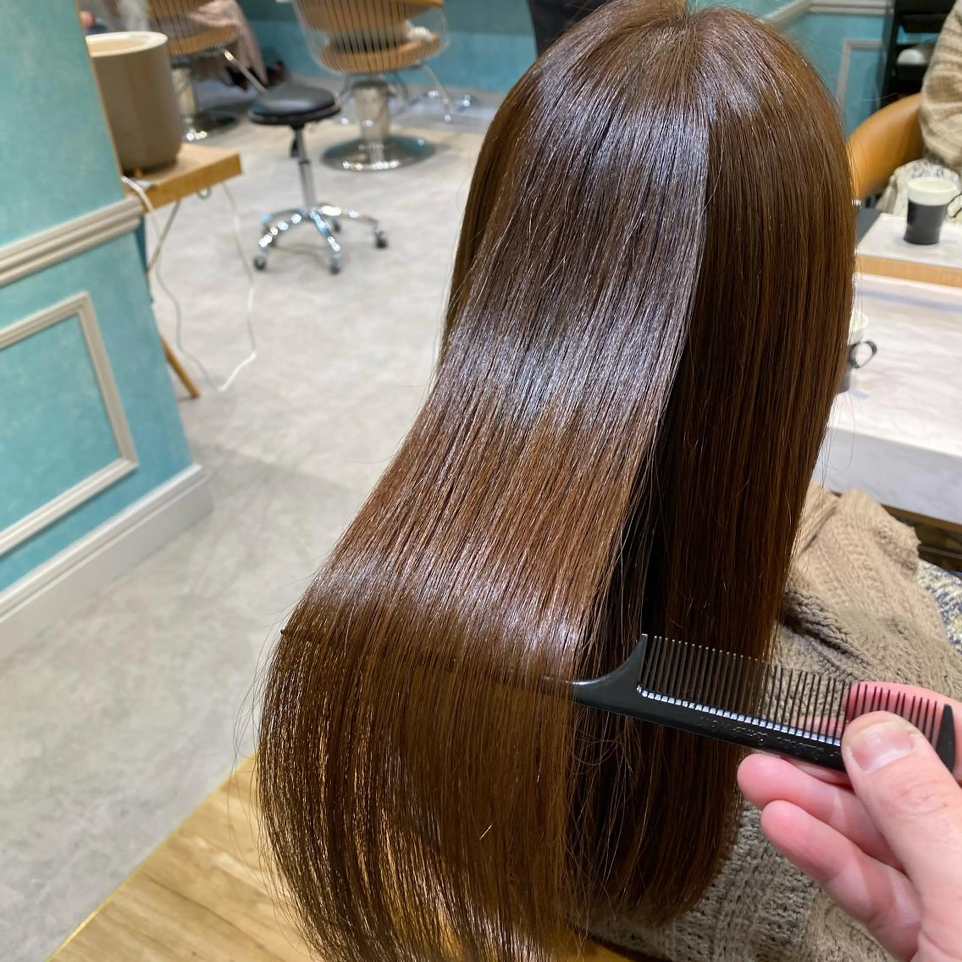 セミロング カット ヘアカラー トリートメント 山本翔一郎 韓国顔周りレイヤーのヘアスタイル