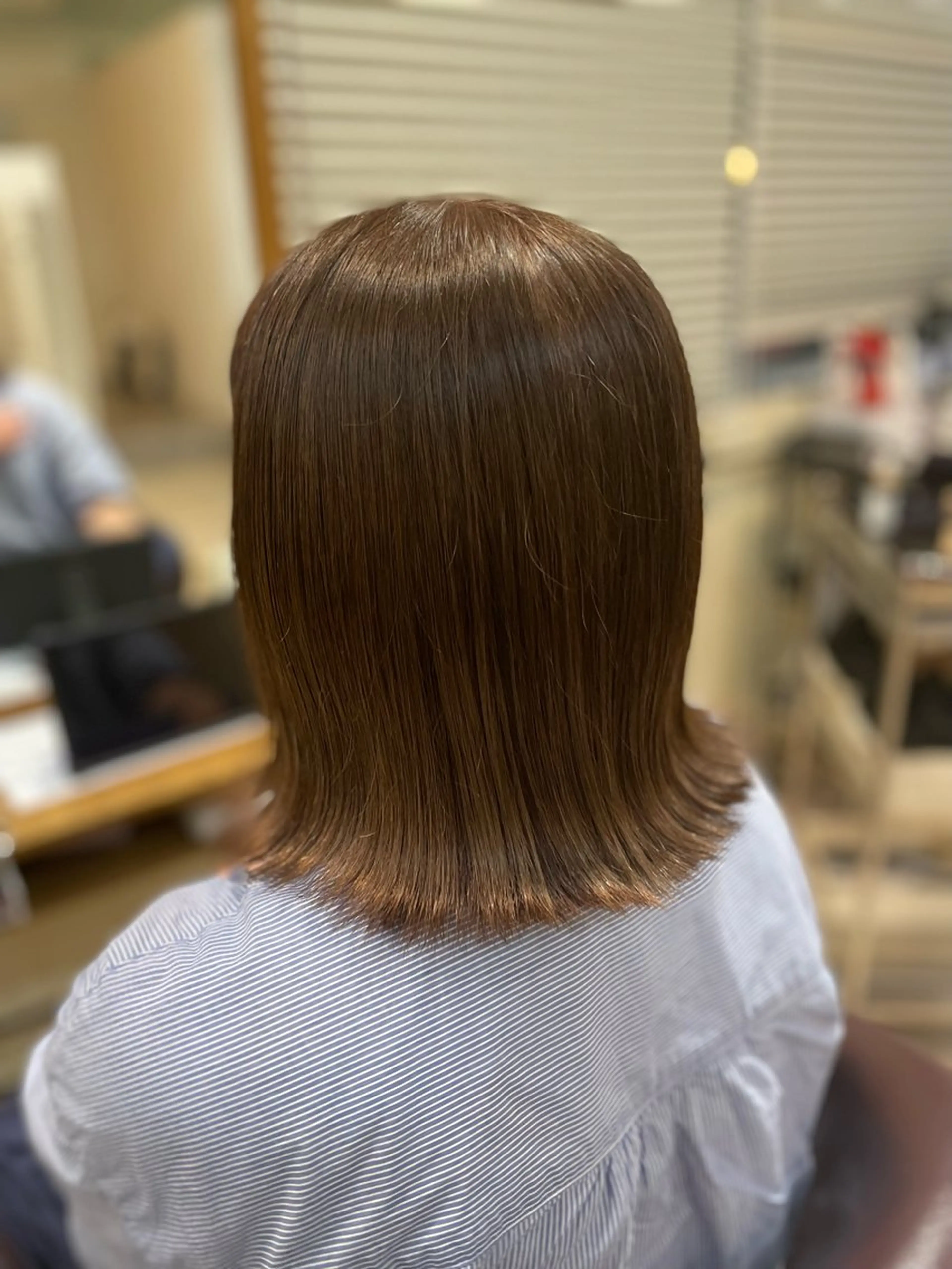 ミディアム 茅野 あゆ美のヘアスタイル