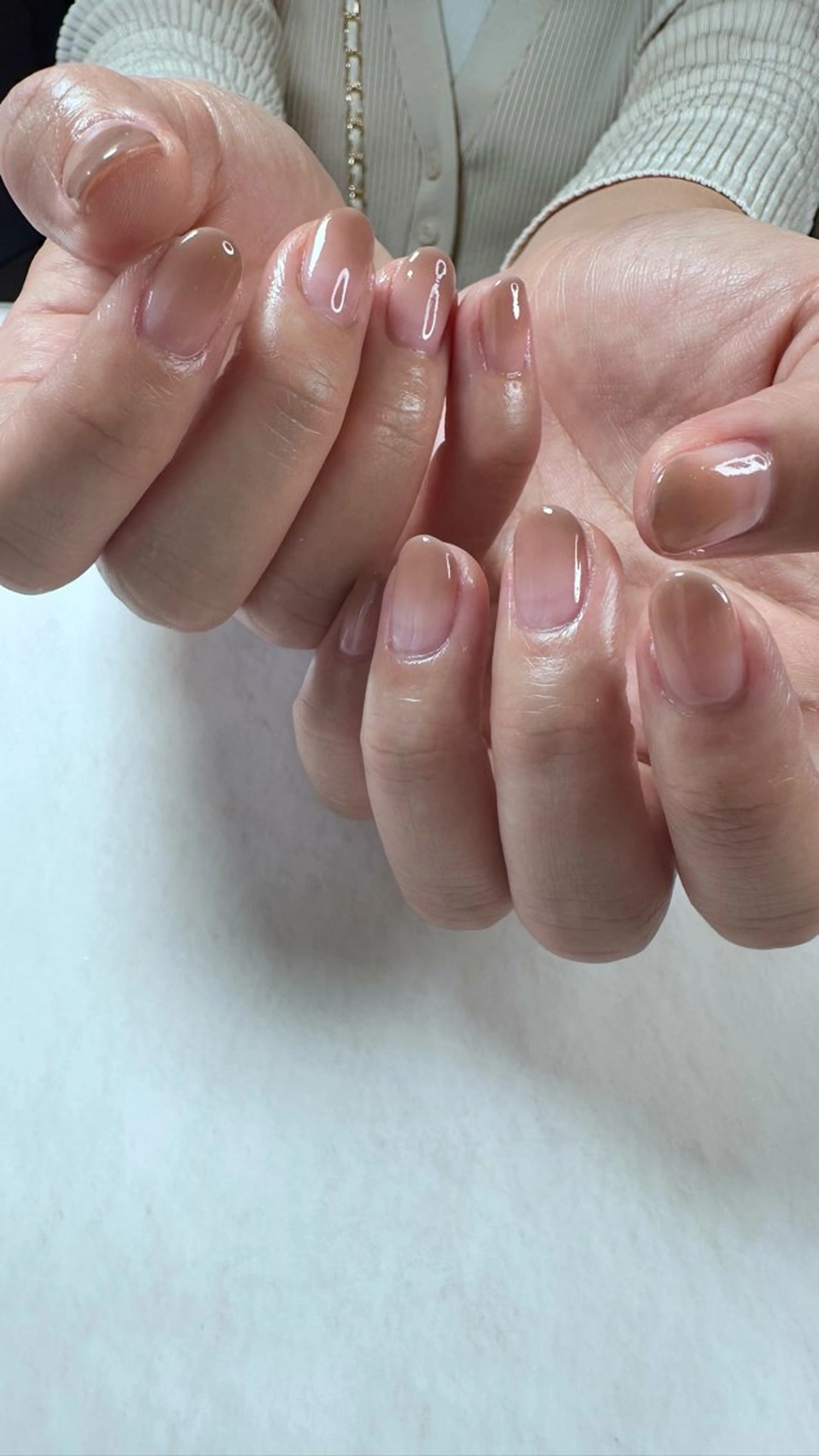 ネイル グラデーション ハンドネイル ハンドケア Atelier Ariのネイルデザイン