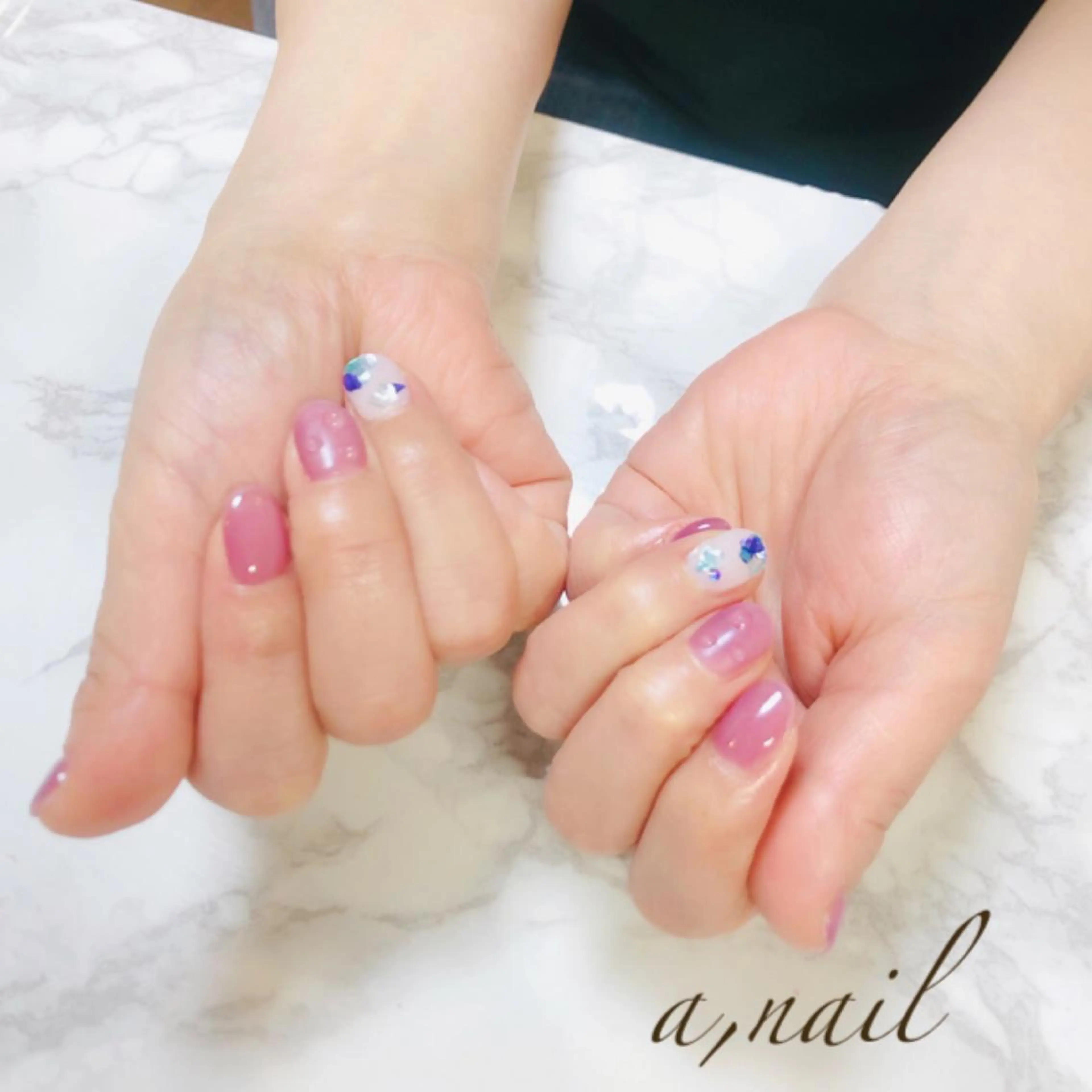 ネイル フットネイル ジェルネイル グラデーション ラメ(グリッター) ラメグラデーション ハンドネイル ネイルサロン エーネイルのネイルデザイン