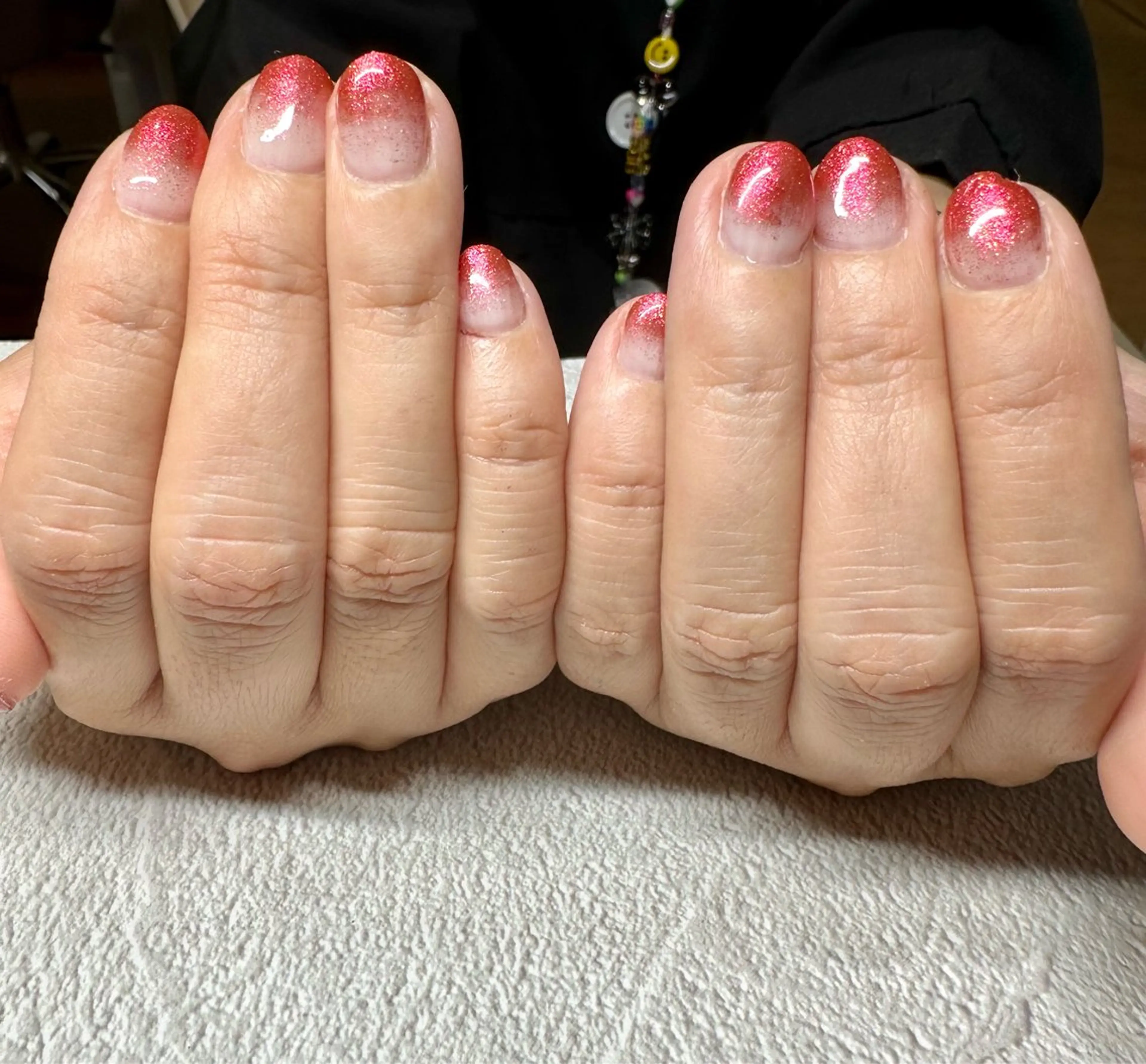 ネイル ラメ(グリッター) ラメグラデーション 赤色 Tanemoto所属・Ueda Rieのネイルデザイン